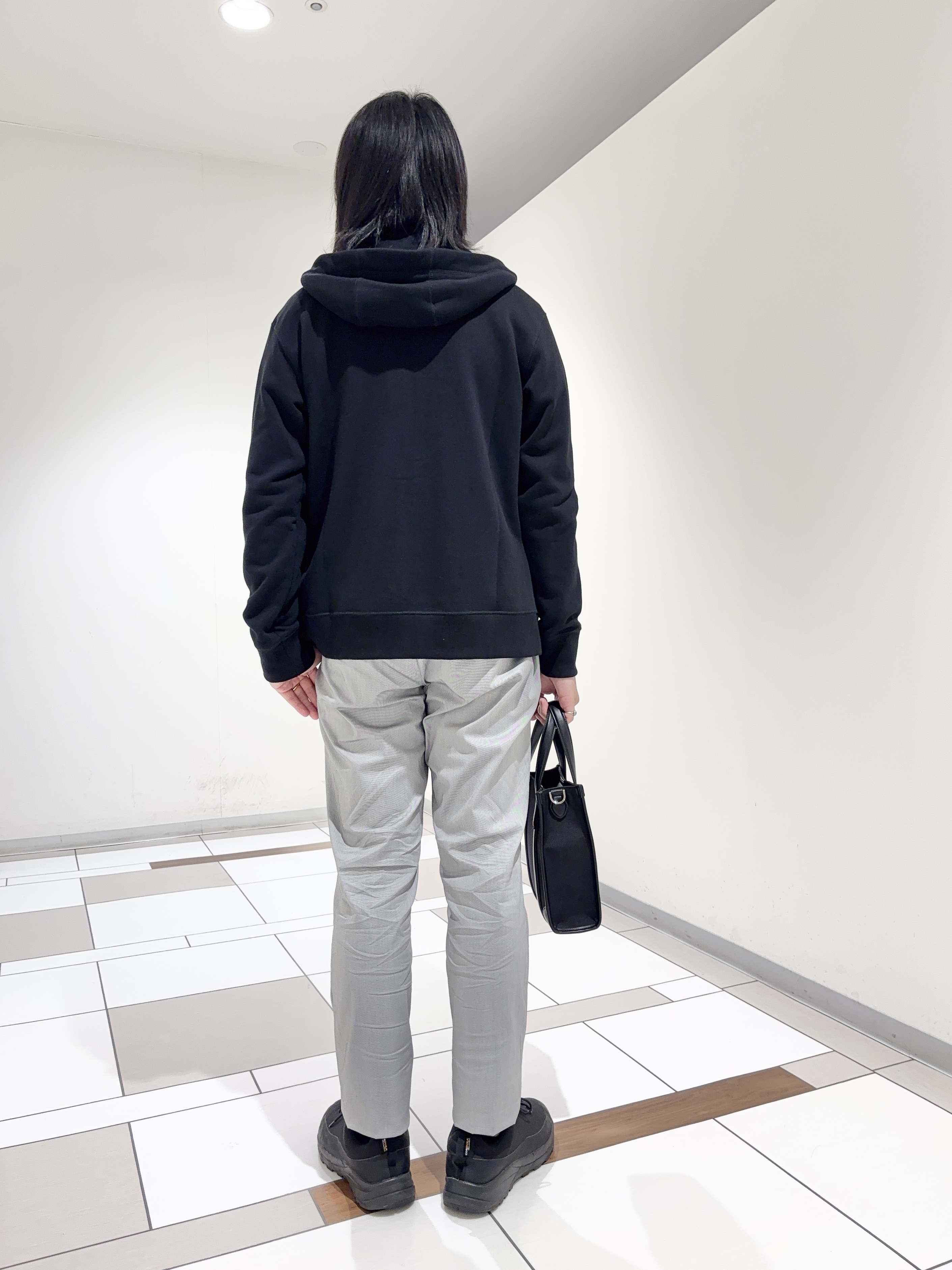 及川さんの「TAKEO KIKUCHI｜【BOWLER HAT LABEL】ジップアップ スウェットパーカー」を使ったコーディネート