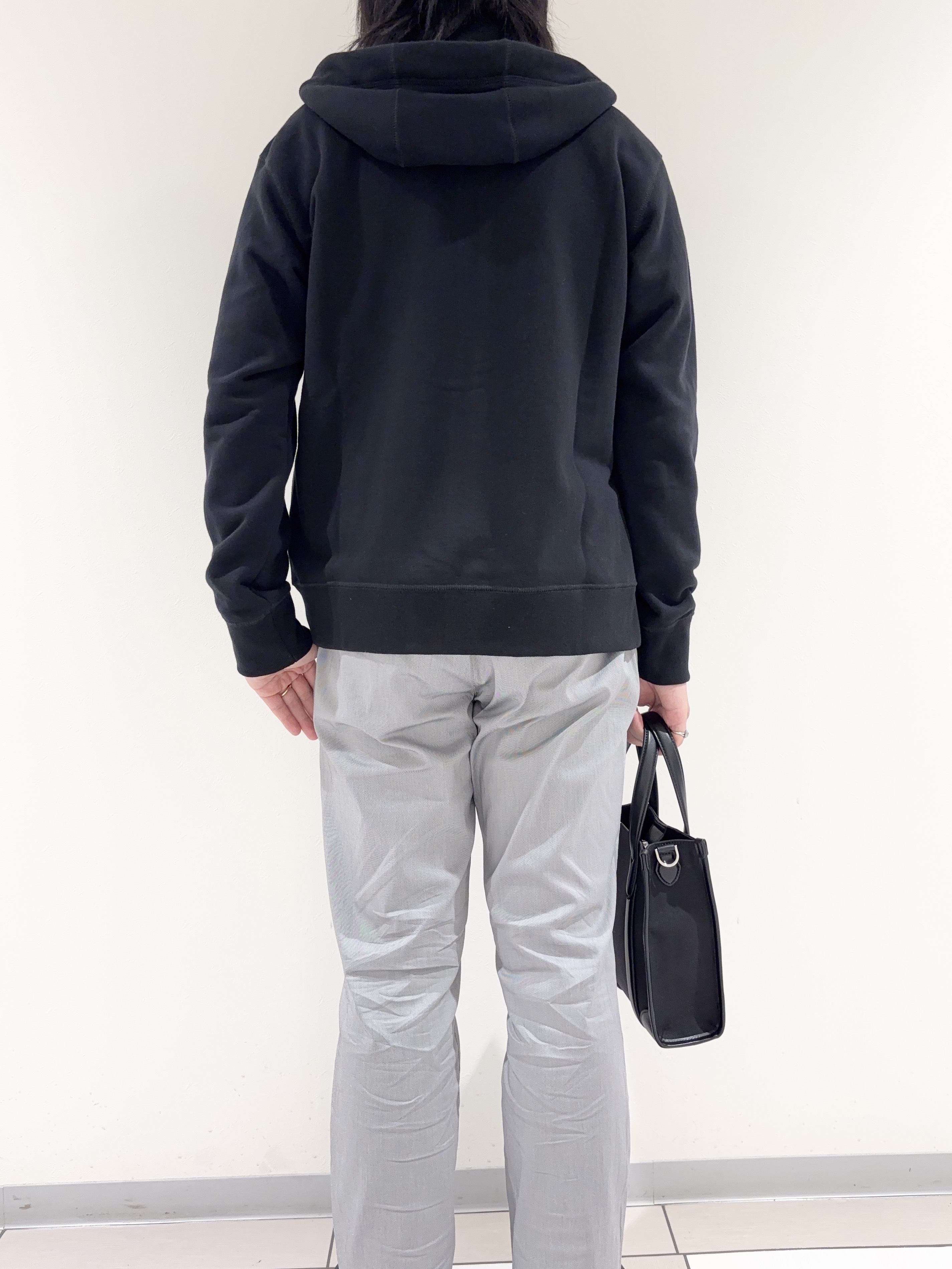 及川さんの「TAKEO KIKUCHI｜【BOWLER HAT LABEL】ジップアップ スウェットパーカー」を使ったコーディネート