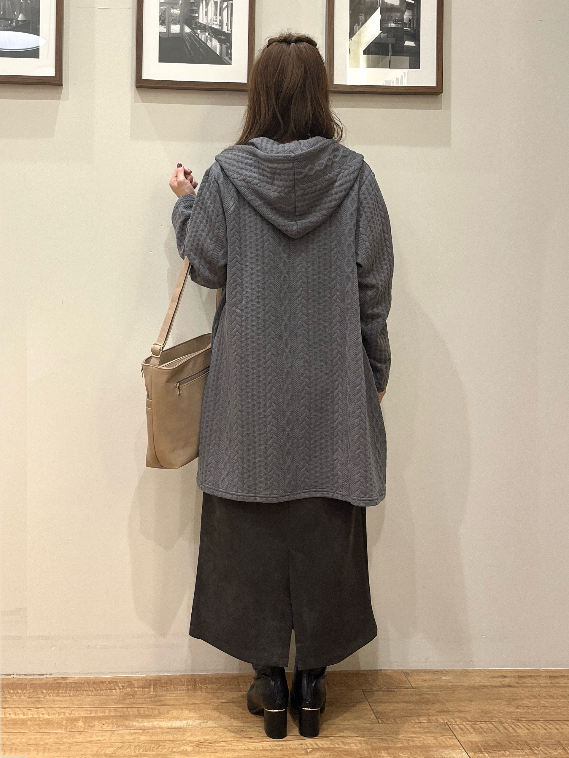 まつみさんの「SHOO･LA･RUE｜【S-LL/ゆるシルエット】体型カバーしながらスマートに魅せる ラインジャカードコーディガン」を使ったコーディネート