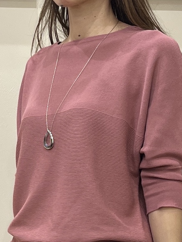 まつみさんの「SHOO･LA･RUE｜【S-LL/ゆるシルエット】体型カバーしながらスマートに魅せる ラインジャカードコーディガン」を使ったコーディネート