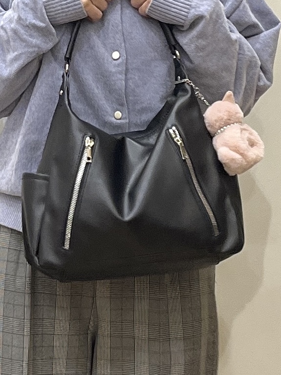 まつみさんの「SHOO･LA･RUE｜【S-LL/撥水】ゴールドパーツで女性らしく ギャザーブルゾン」を使ったコーディネート