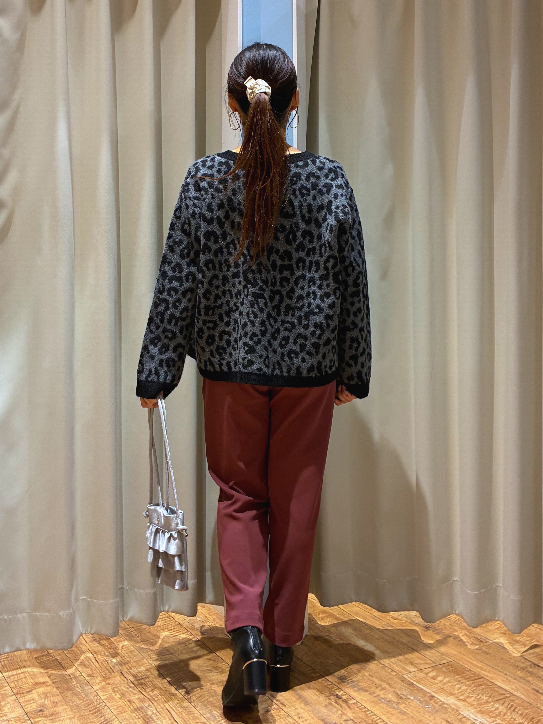 もんちゃんさんの「SHOO･LA･RUE｜【洗濯機可/S-LL】ジャケット感覚で着られる バイカラーニットカーディガン」を使ったコーディネート