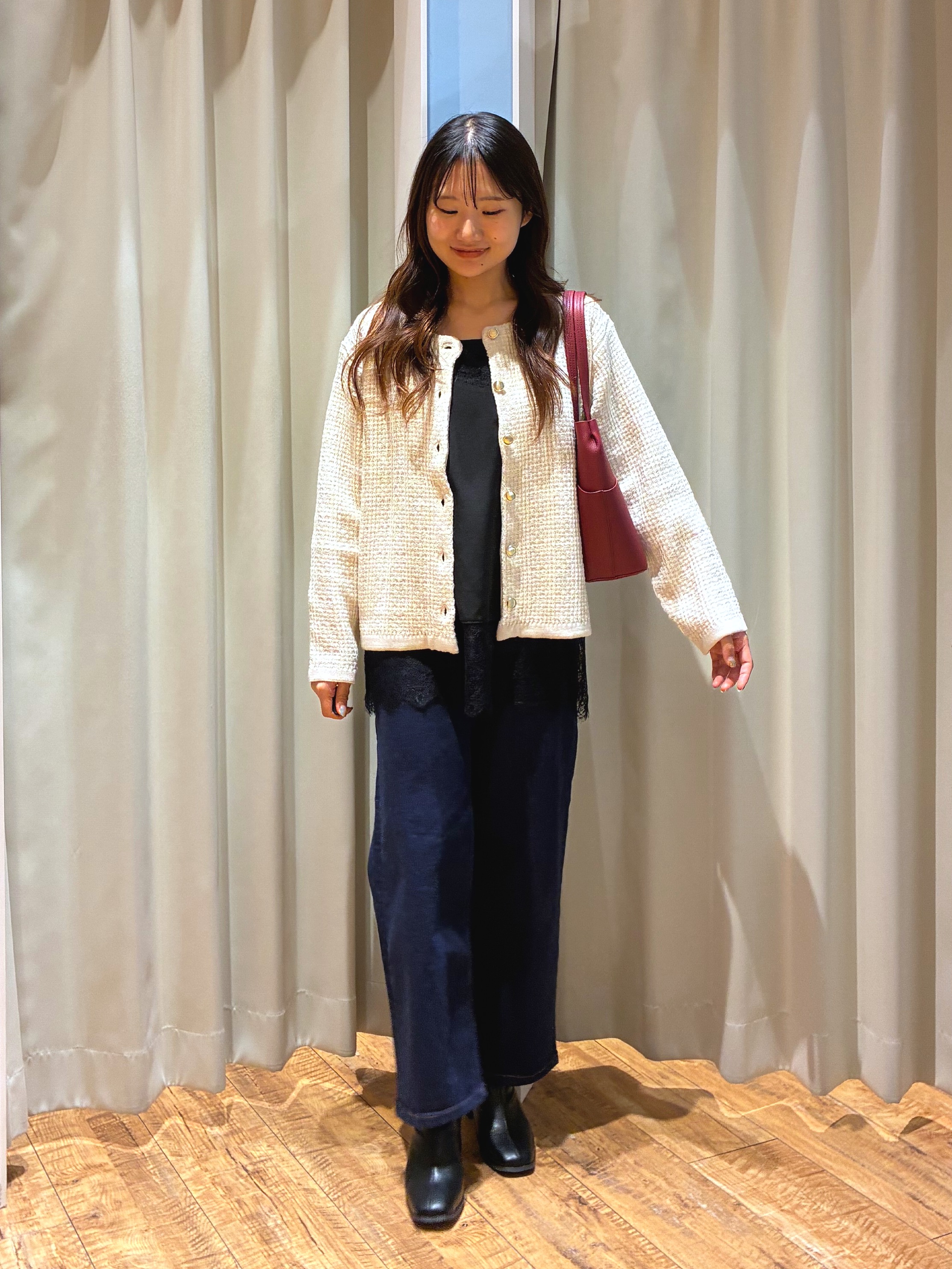 もんちゃんさんの「SHOO･LA･RUE｜【S-LL/洗濯機可】1枚で華やか ツイード調ニットカーディガン」を使ったコーディネート