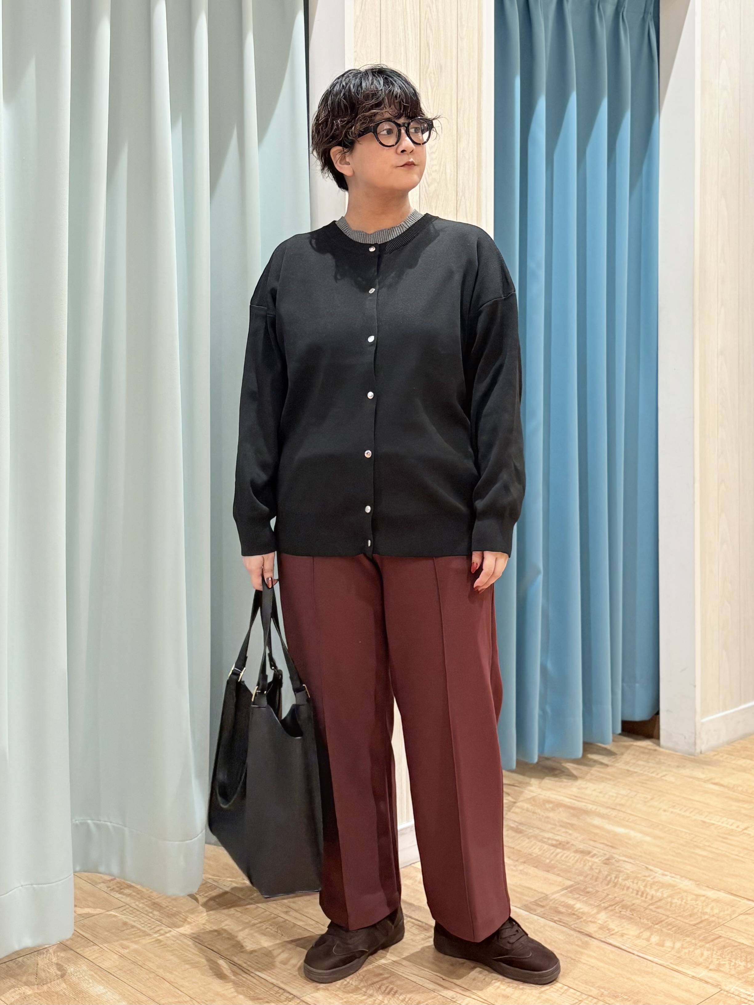 砂糖さんの「SHOO･LA･RUE｜【セットアップ可/洗濯機可】軽やかに羽織れる スポンディッシュ ニットカーディガン」を使ったコーディネート