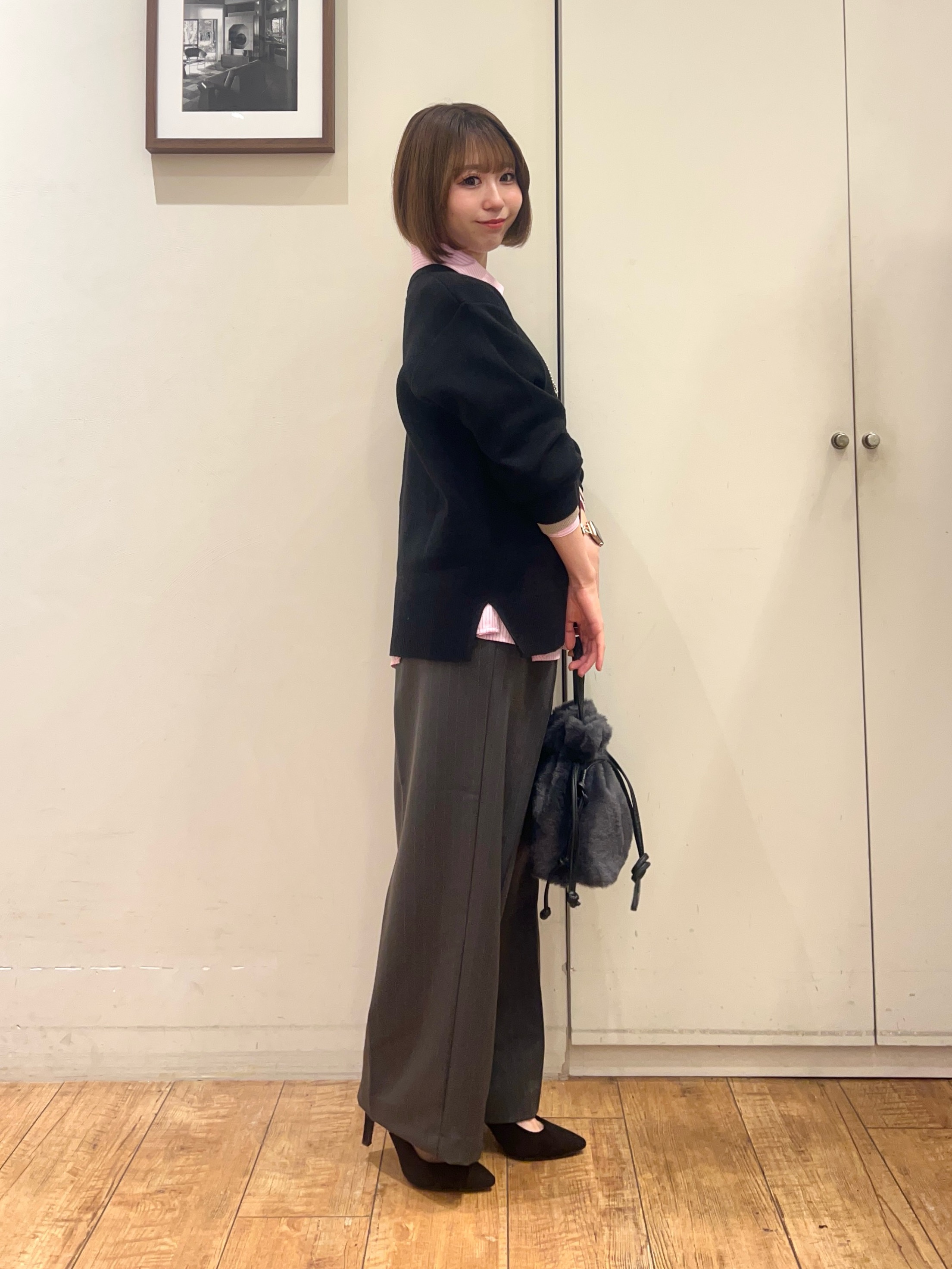 AIRIさんの「SHOO･LA･RUE｜【洗濯機可】インせず決まるAライン ストライプスキッパーシャツ」を使ったコーディネート