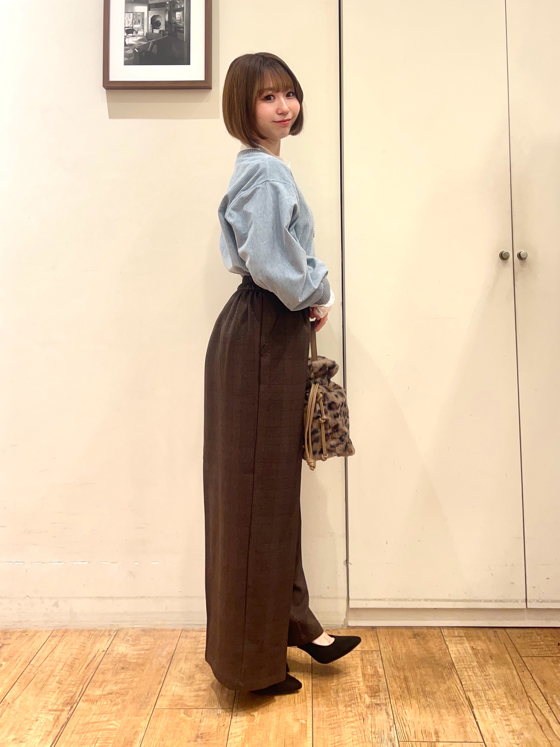 AIRIさんの「SHOO･LA･RUE｜【S-LL/洗濯機可/前後2WAY】大人カジュアルにきまる コーデュロイトップス」を使ったコーディネート