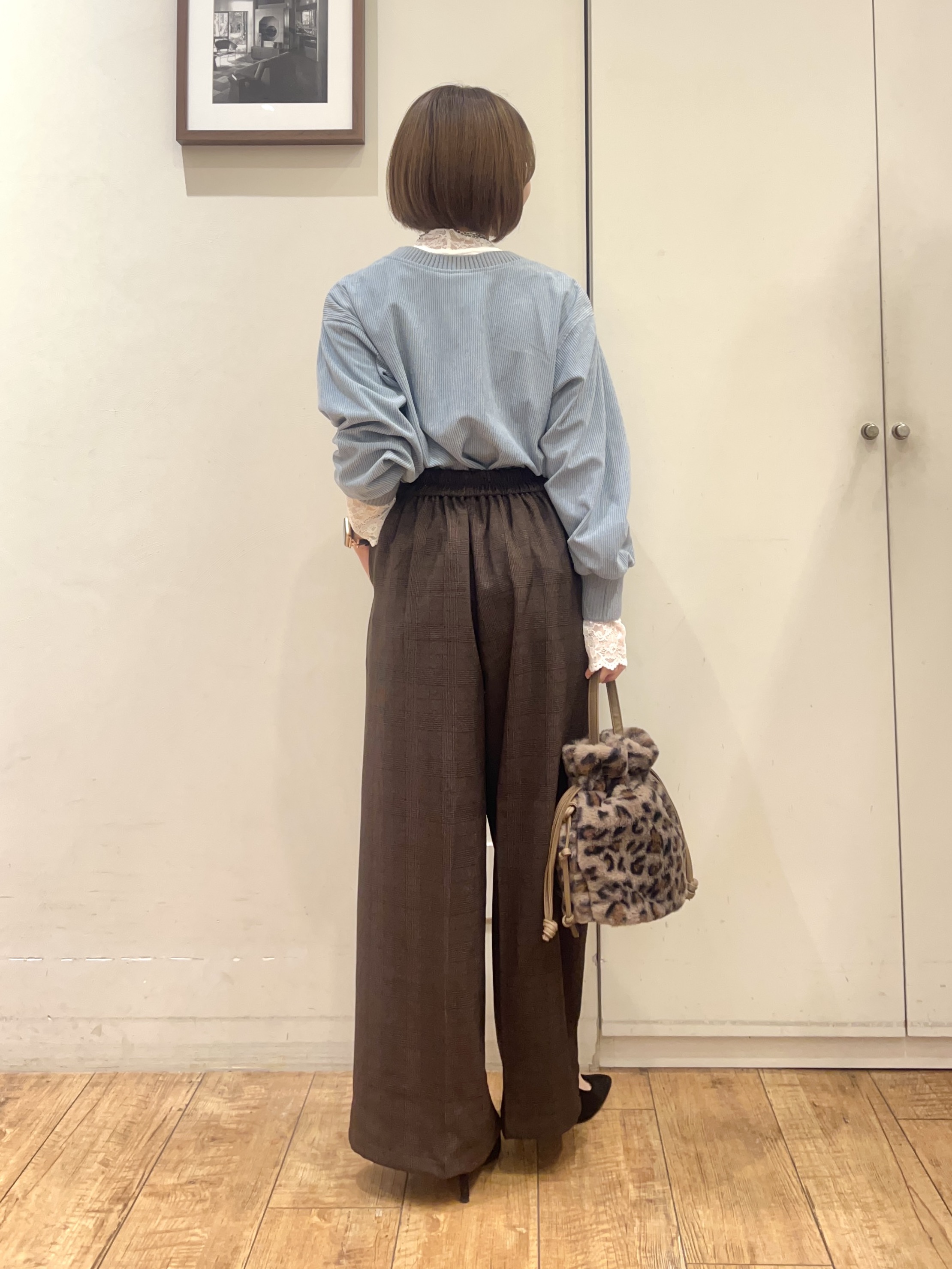 AIRIさんの「SHOO･LA･RUE｜【S-LL/洗濯機可/前後2WAY】大人カジュアルにきまる コーデュロイトップス」を使ったコーディネート