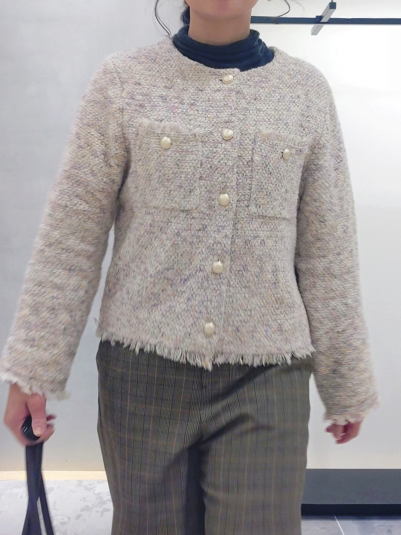 TOMOMIさんの「INDIVI｜【洗濯機OK／ストレッチ◎】ストレートワイドパンツ」を使ったコーディネート