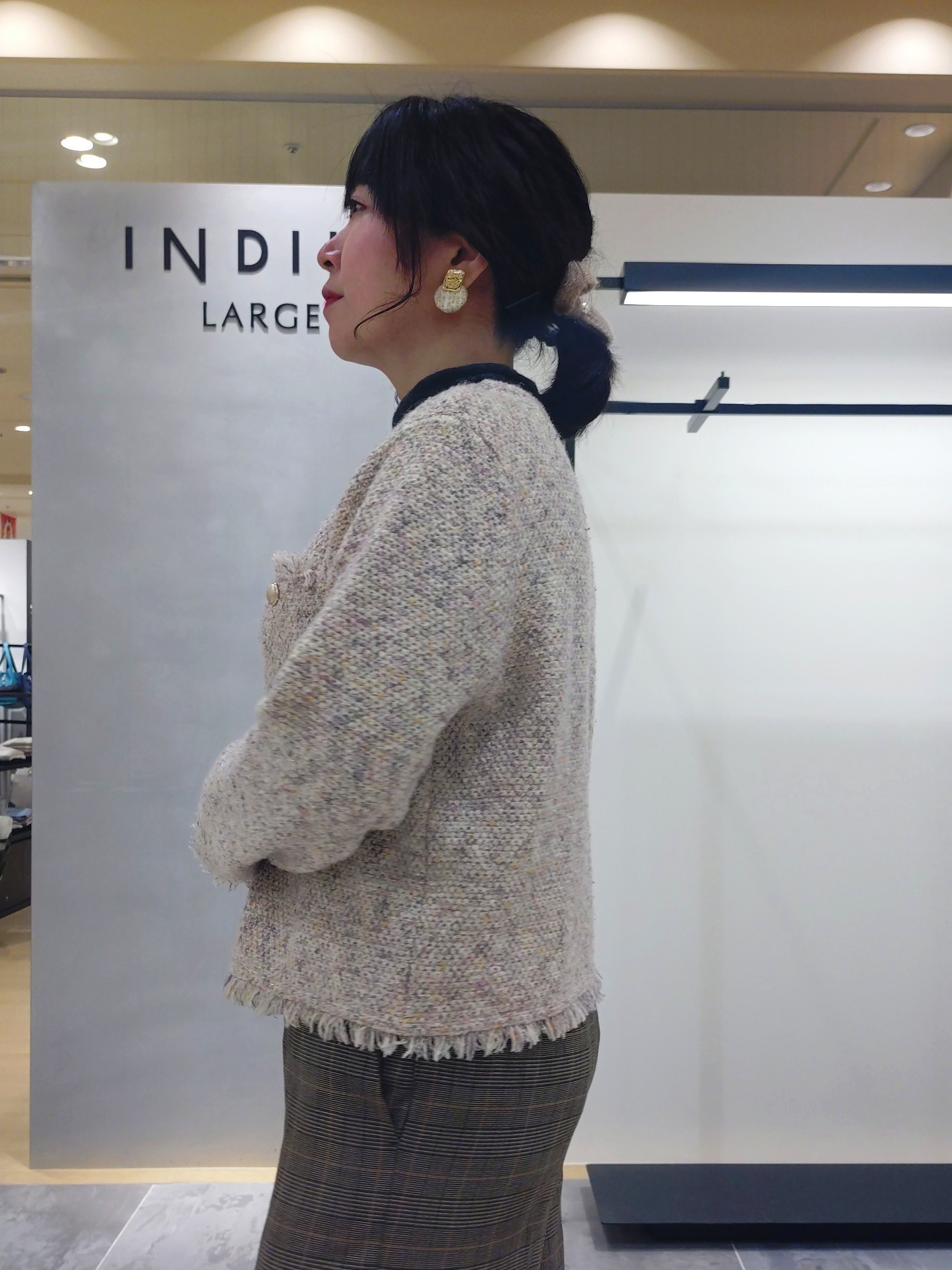 TOMOMIさんの「INDIVI｜【洗濯機OK／ストレッチ◎】ストレートワイドパンツ」を使ったコーディネート