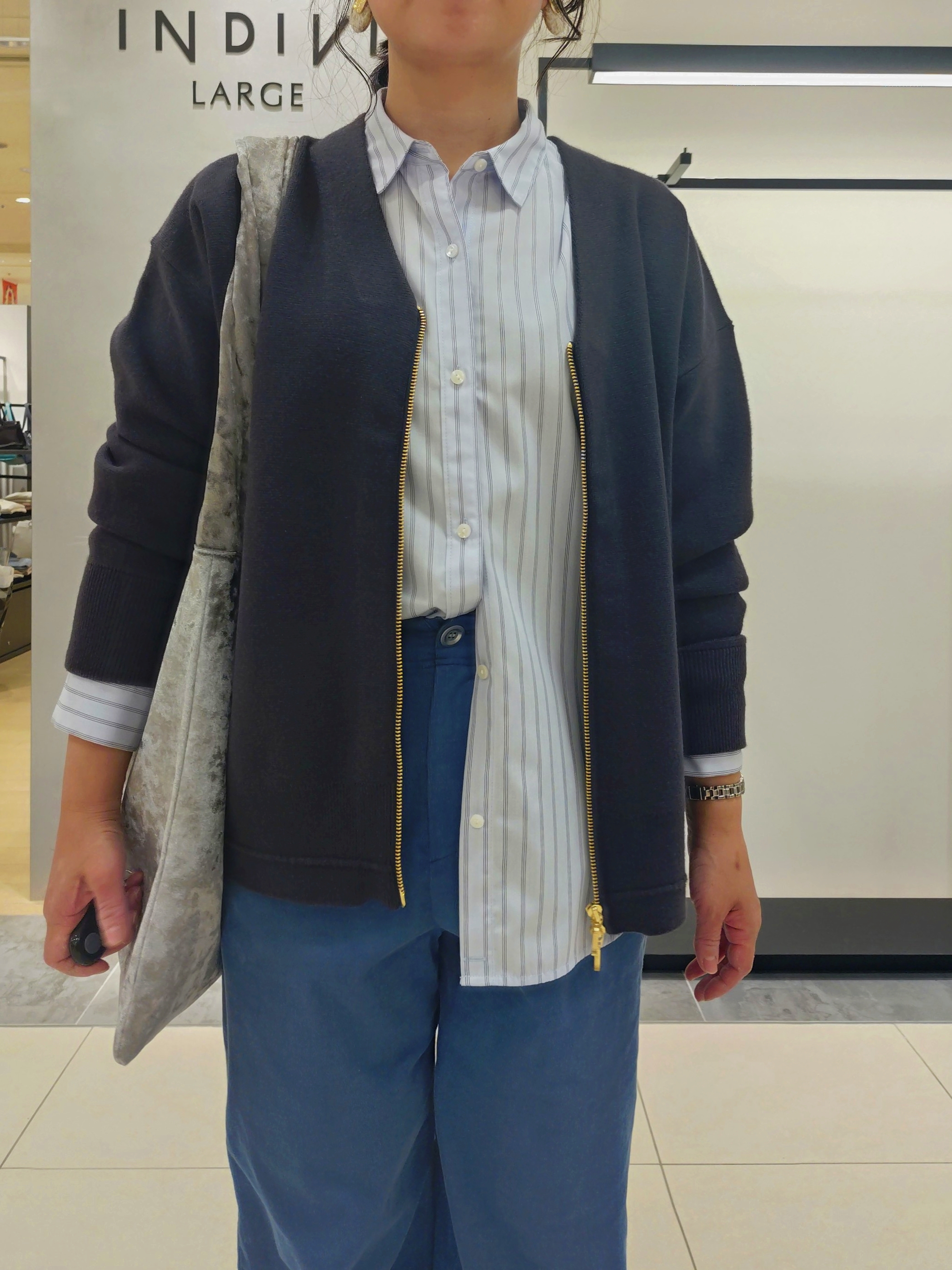 TOMOMIさんの「INDIVI｜【大人コーデュロイ／SETUP可】ソフトセミワイドパンツ」を使ったコーディネート