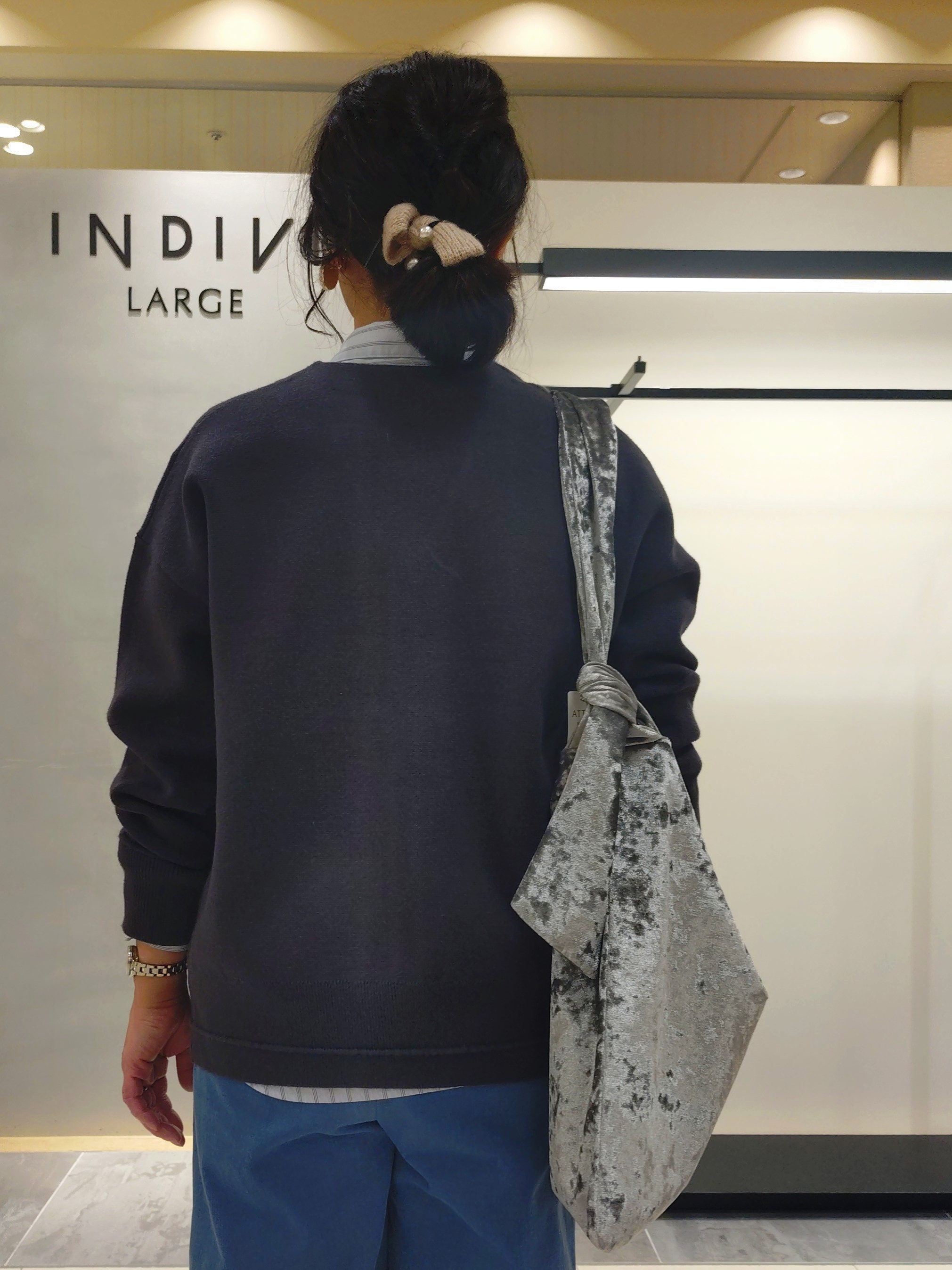 TOMOMIさんの「INDIVI｜【大人コーデュロイ／SETUP可】ソフトセミワイドパンツ」を使ったコーディネート