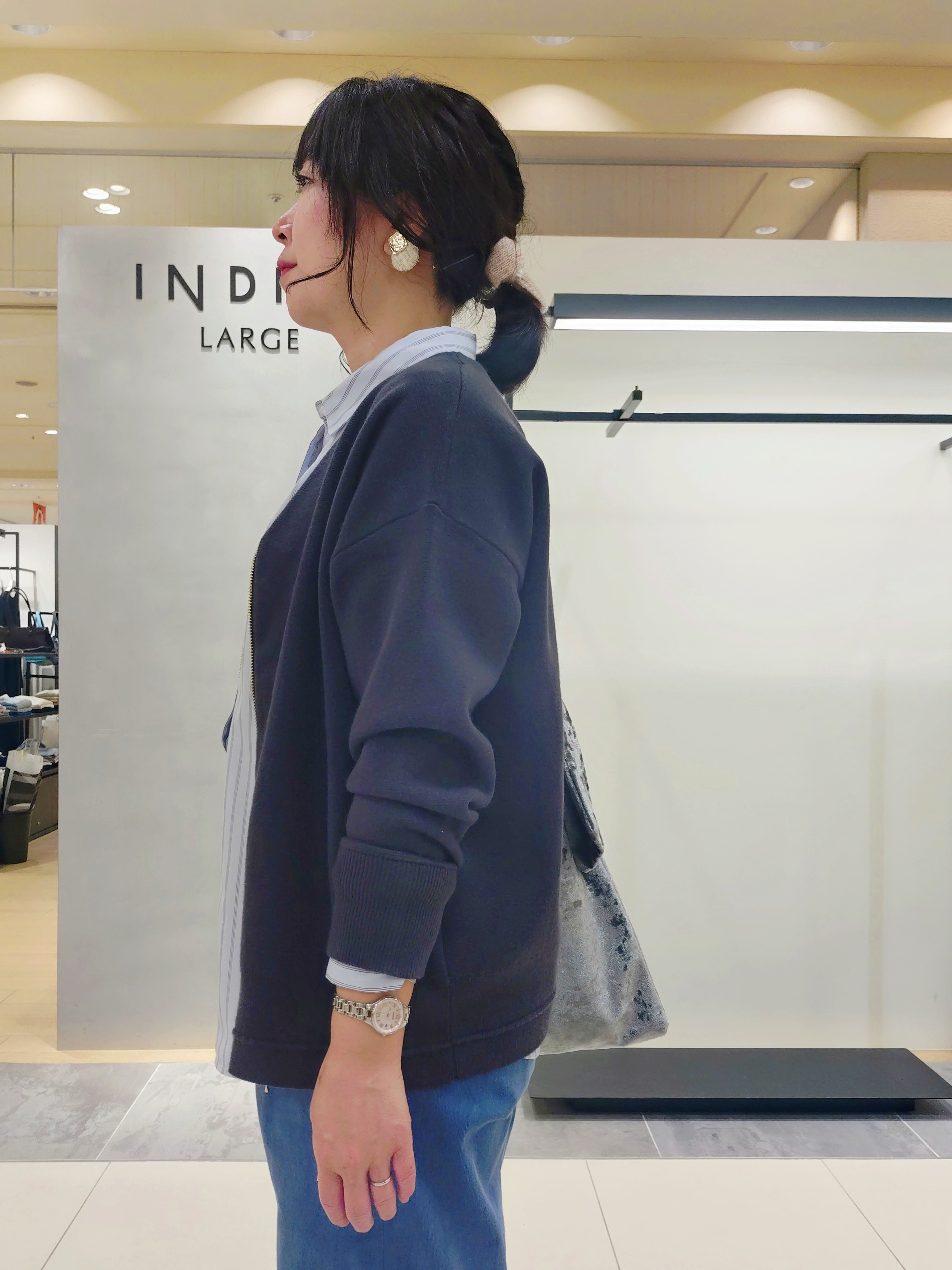 TOMOMIさんの「INDIVI｜【大人コーデュロイ／SETUP可】ソフトセミワイドパンツ」を使ったコーディネート