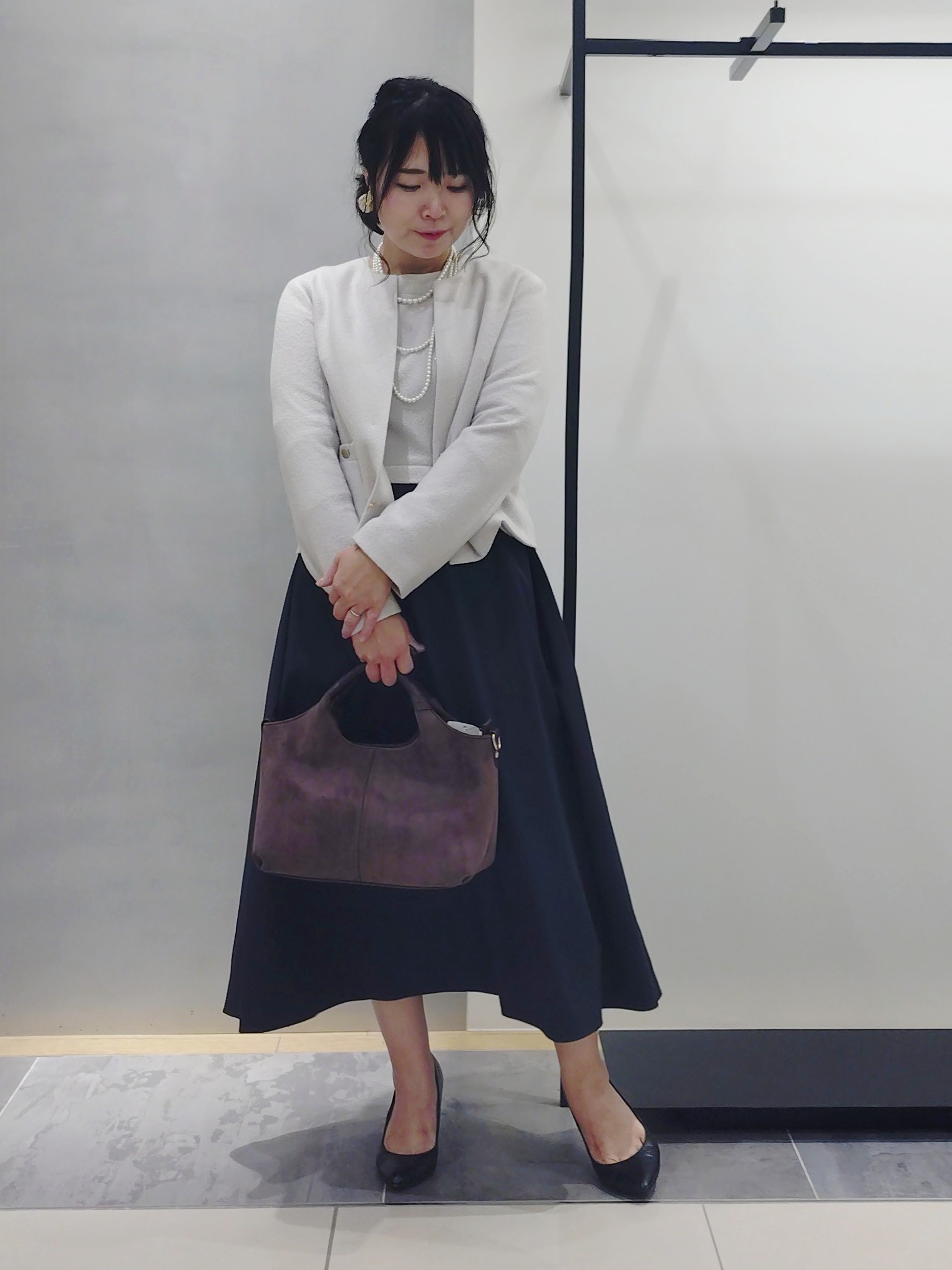 TOMOMIさんの「INDIVI｜【風合い柔らか／SETUP可】ブークレ起毛ジャージ切替ワンピース」を使ったコーディネート
