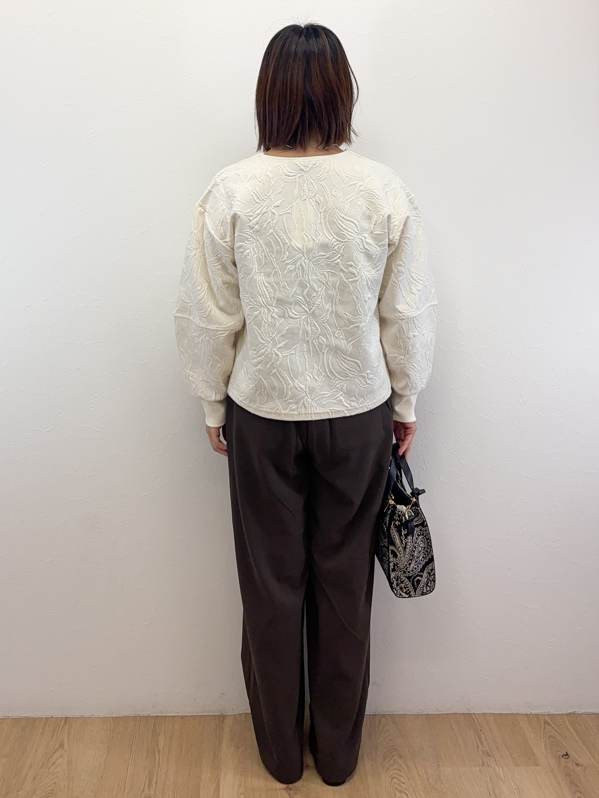 Takeさんの「OPAQUE.CLIP｜ふくれジャカードプルオーバー／セットアップ可【洗濯機OK】」を使ったコーディネート
