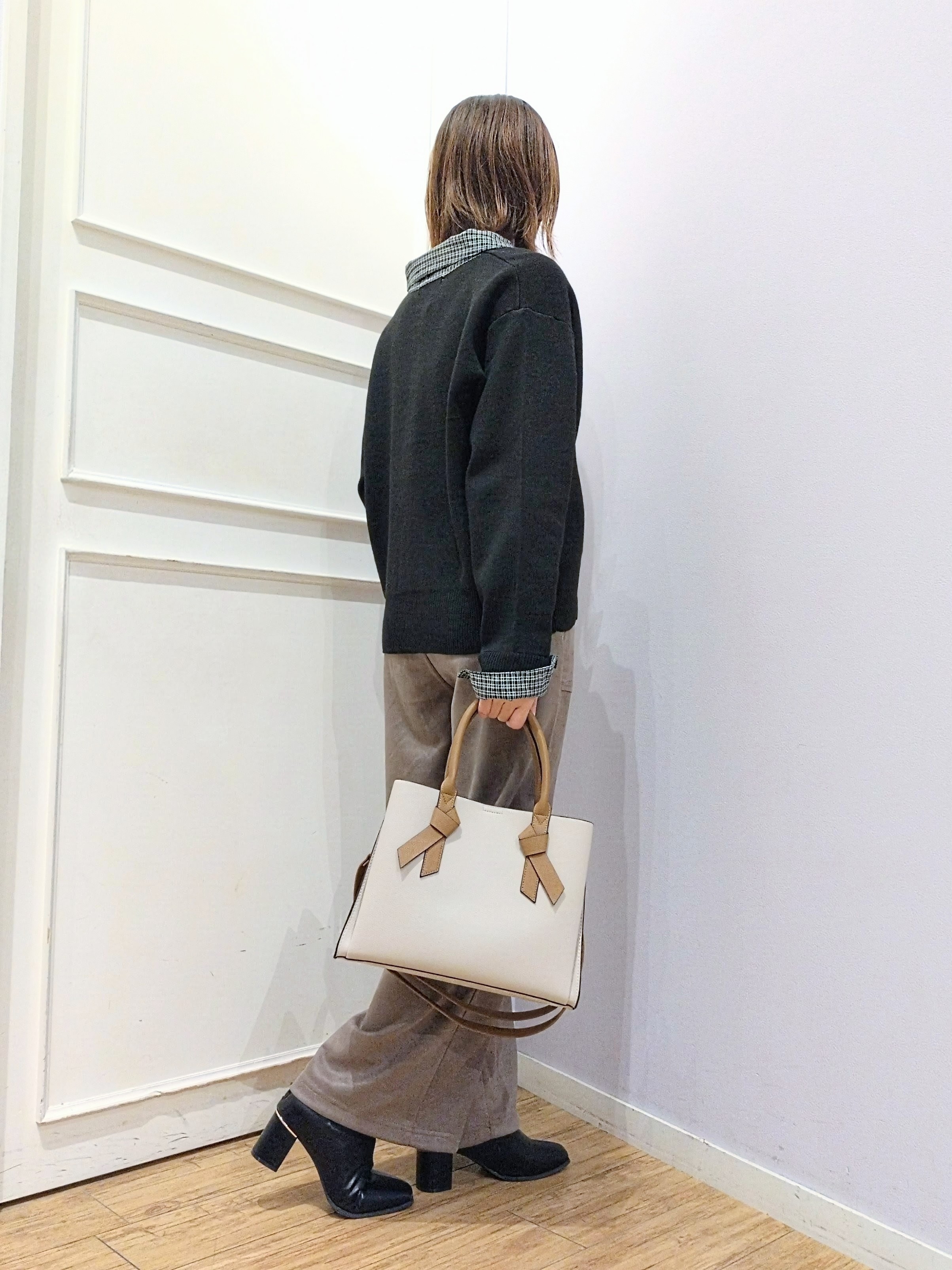 miomioさんの「SHOO･LA･RUE｜【S-LL/洗濯機可】デニム／チェック切替でこなれ見え 金ボタンニットカーディガン」を使ったコーディネート