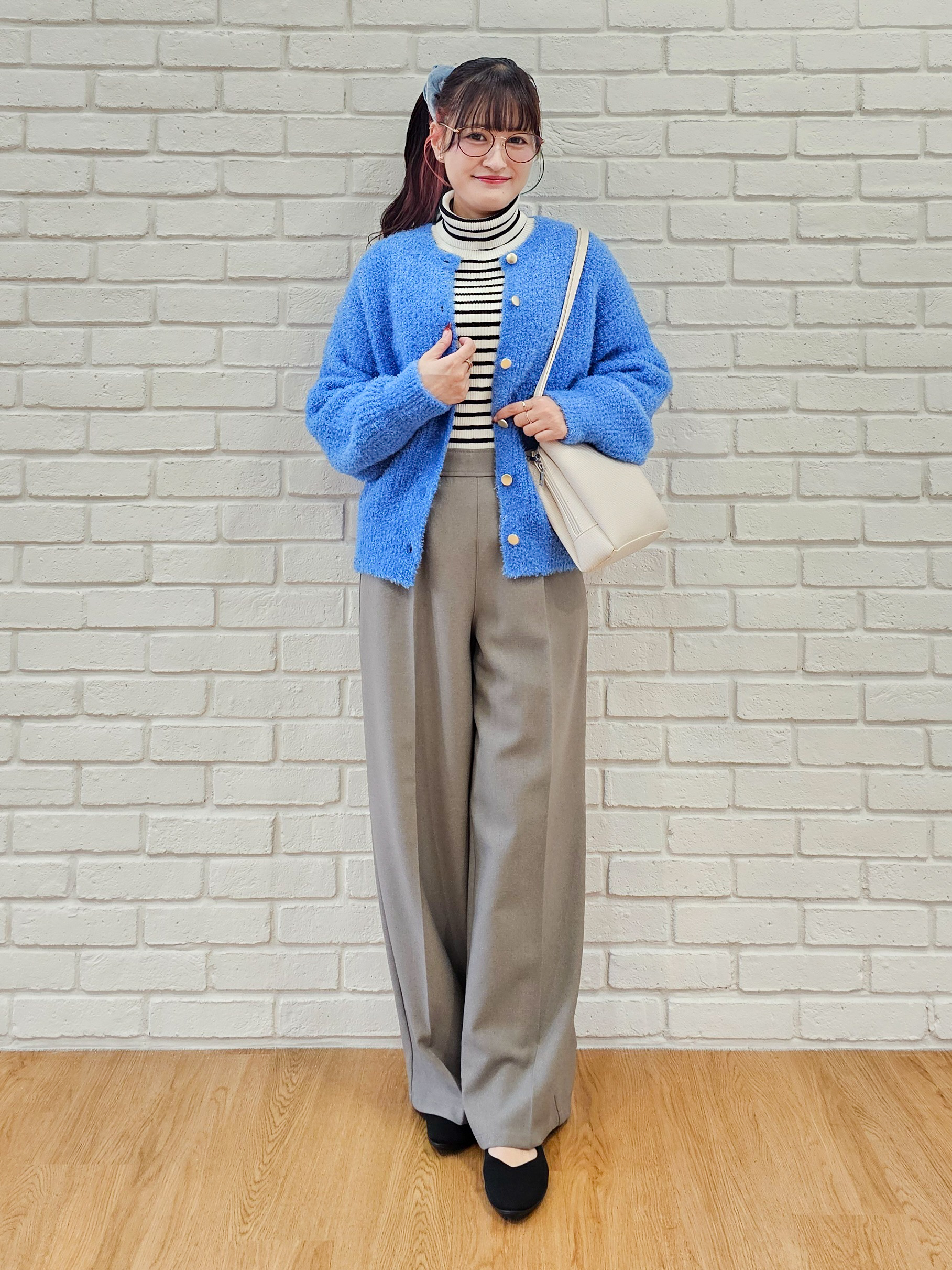 ゆゆさんの「SHOO･LA･RUE｜【絶妙なゆるピタ/S-LL/洗濯機可】ちくちくしにくいリブタートルネック やわらかニット」を使ったコーディネート