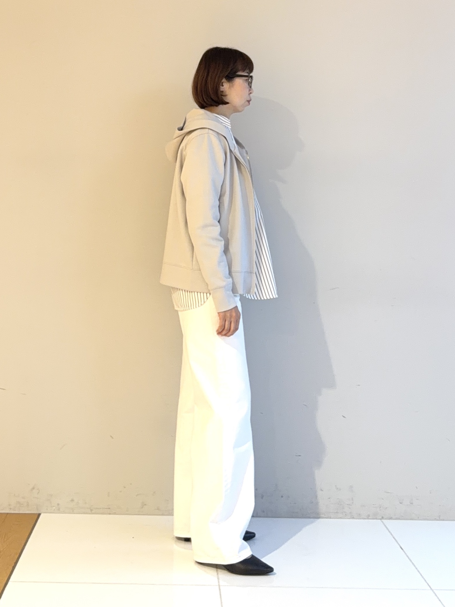murayamaさんの「INDIVI｜【顔まわりスッキリ／日本製】立体フードジャージパーカー」を使ったコーディネート