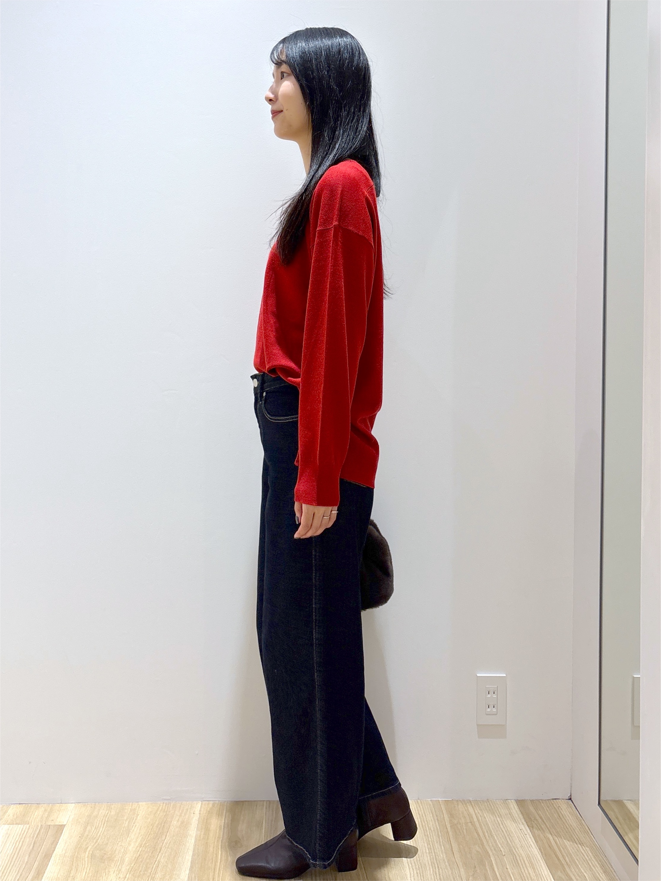 sachikoさんの「OPAQUE.CLIP｜『THE』名品リラクシーVネックニット【洗濯機OK】」を使ったコーディネート