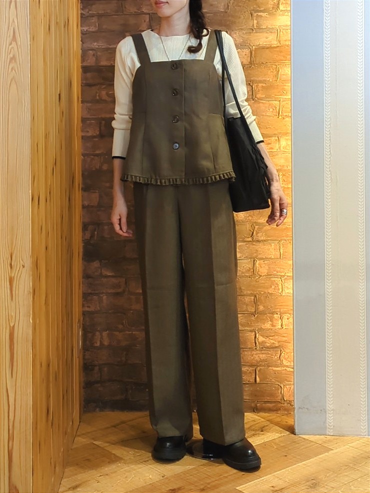 massuさんの「SHOO･LA･RUE｜【毛玉になりにくい/S-LL/洗濯機可】ボートネックで首元美しく やわらかリブニット」を使ったコーディネート