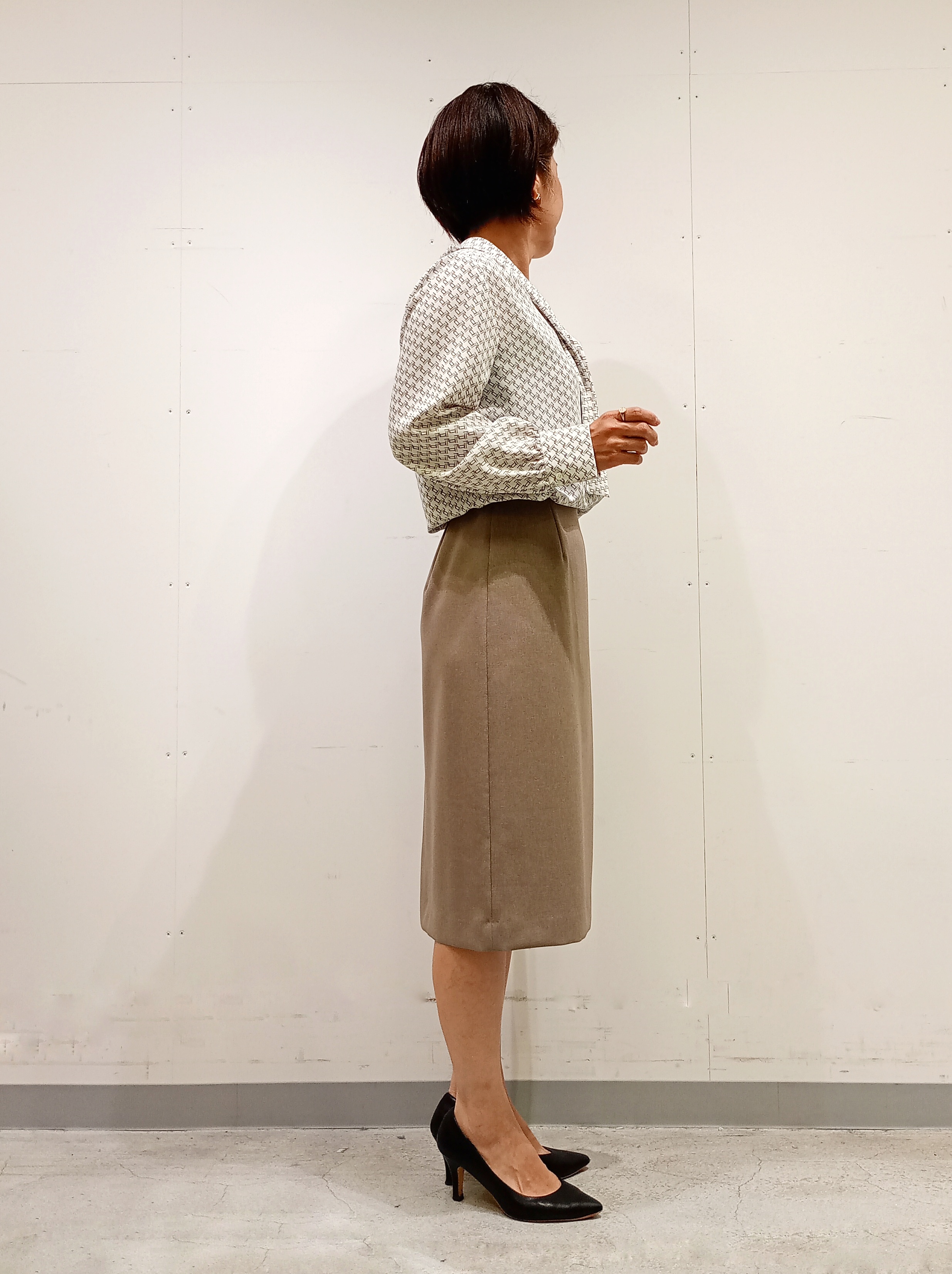 Kさんの「INDIVI｜【UVケア／通勤】幾何学柄ボウタイ風ブラウス」を使ったコーディネート