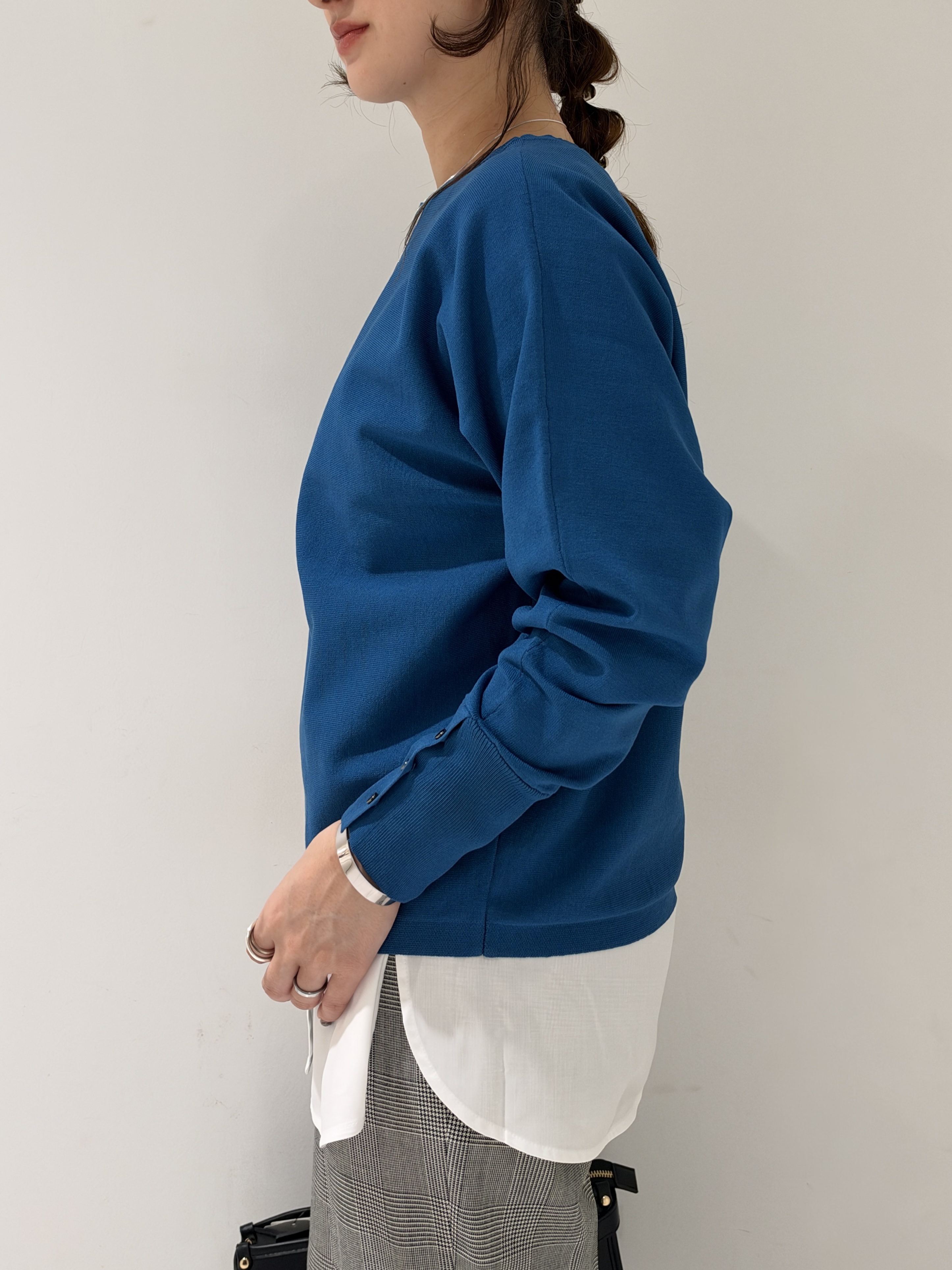 そんさんの「INDIVI｜【選べる6色／ストレッチ◎】きれいめドルマンスリーブニット」を使ったコーディネート