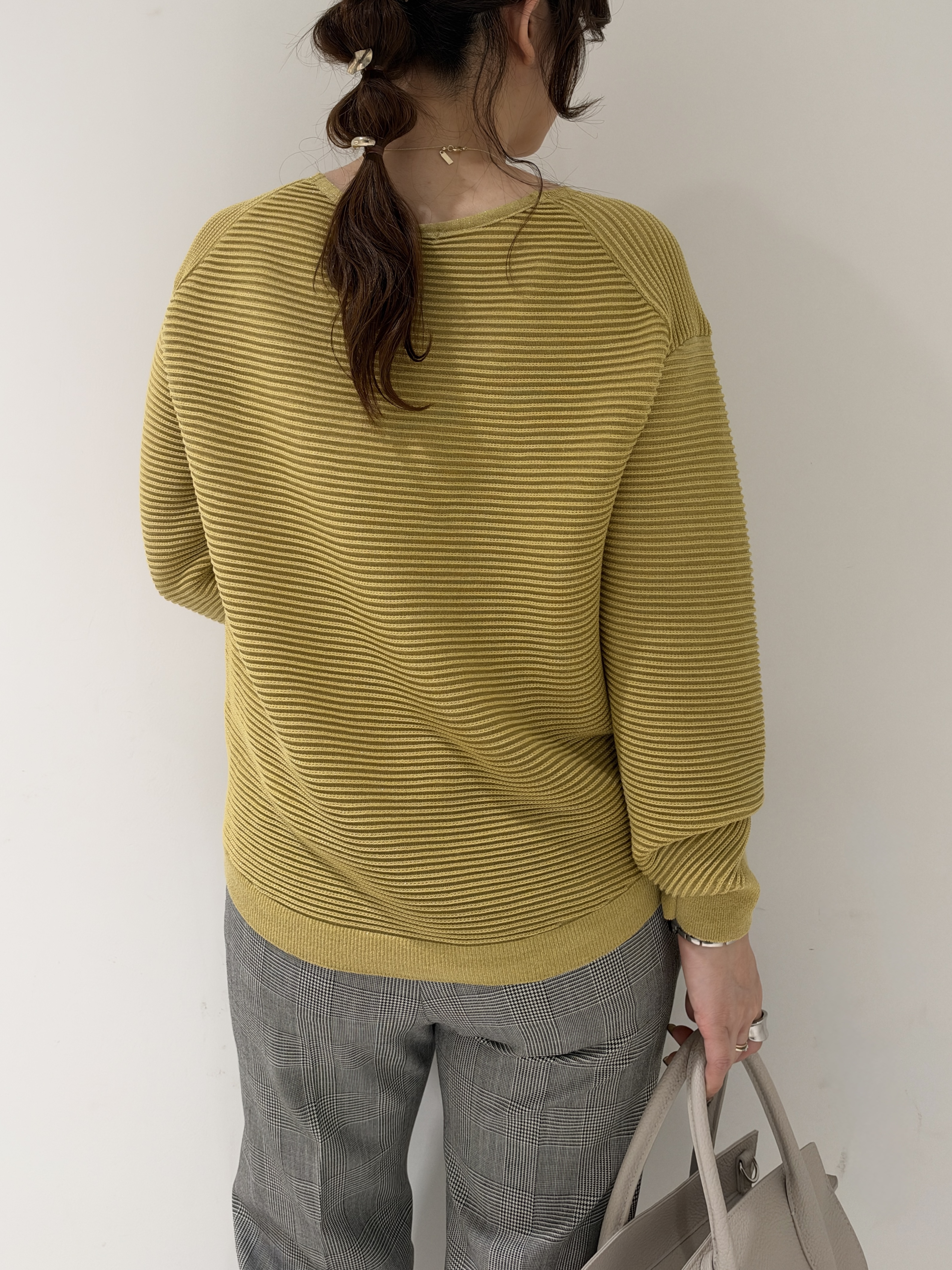 そんさんの「INDIVI｜【ウール混／体型カバー】ラメガーター編み Vネックニット」を使ったコーディネート