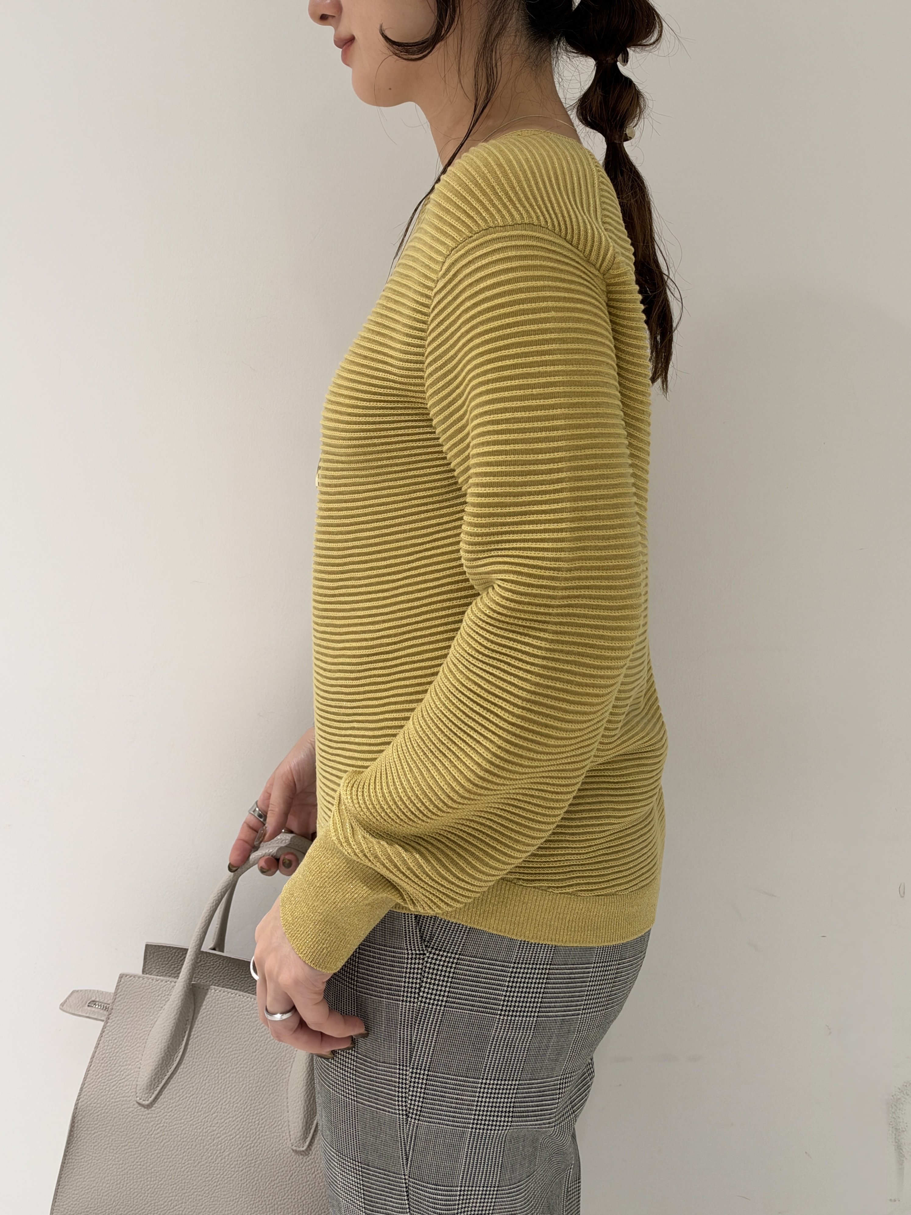 そんさんの「INDIVI｜【ウール混／体型カバー】ラメガーター編み Vネックニット」を使ったコーディネート