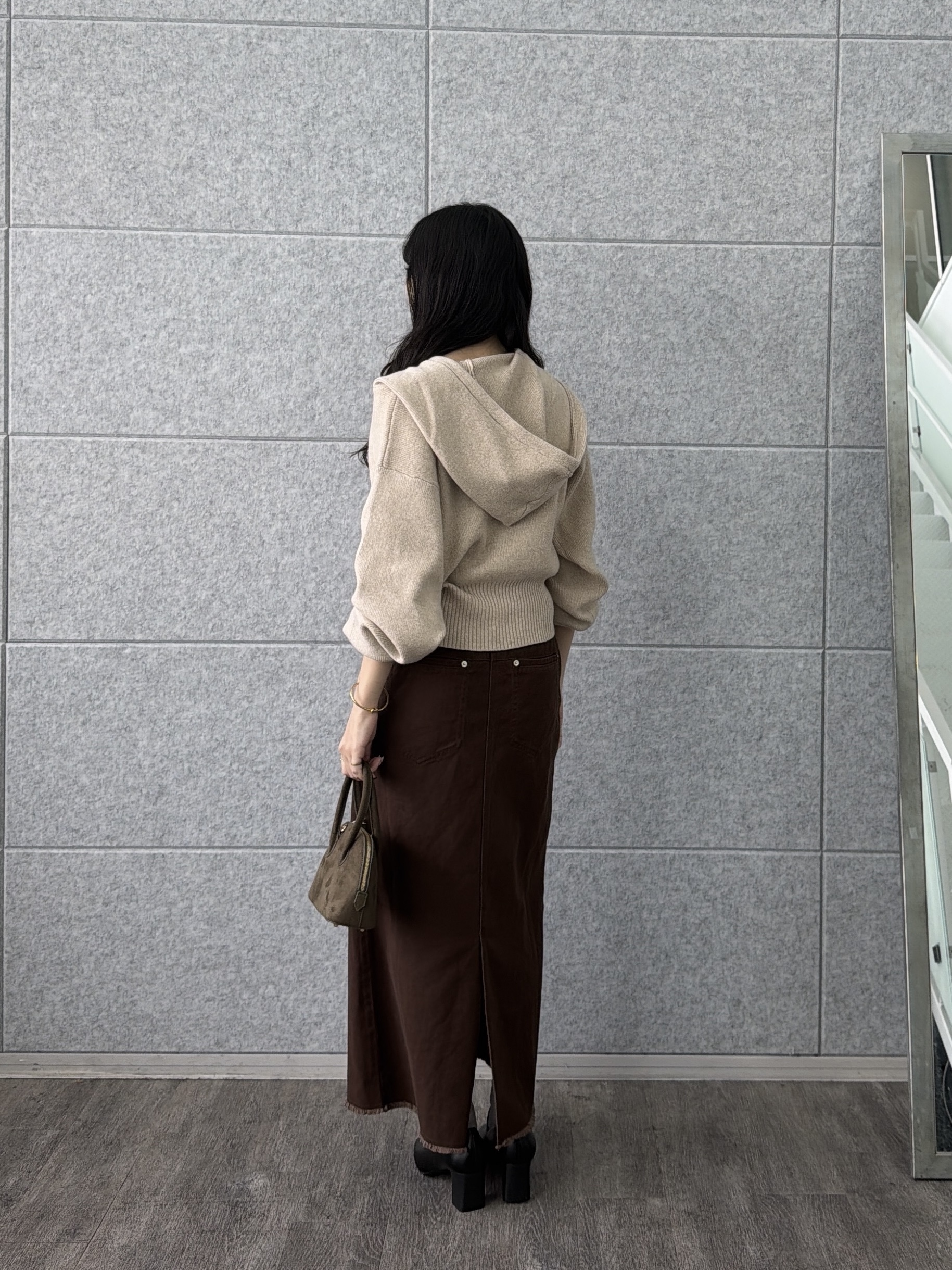 rinaさんの「INDIVI｜フーディニットカーディガン【LIVE紹介／上枝みどりさん着用】」を使ったコーディネート