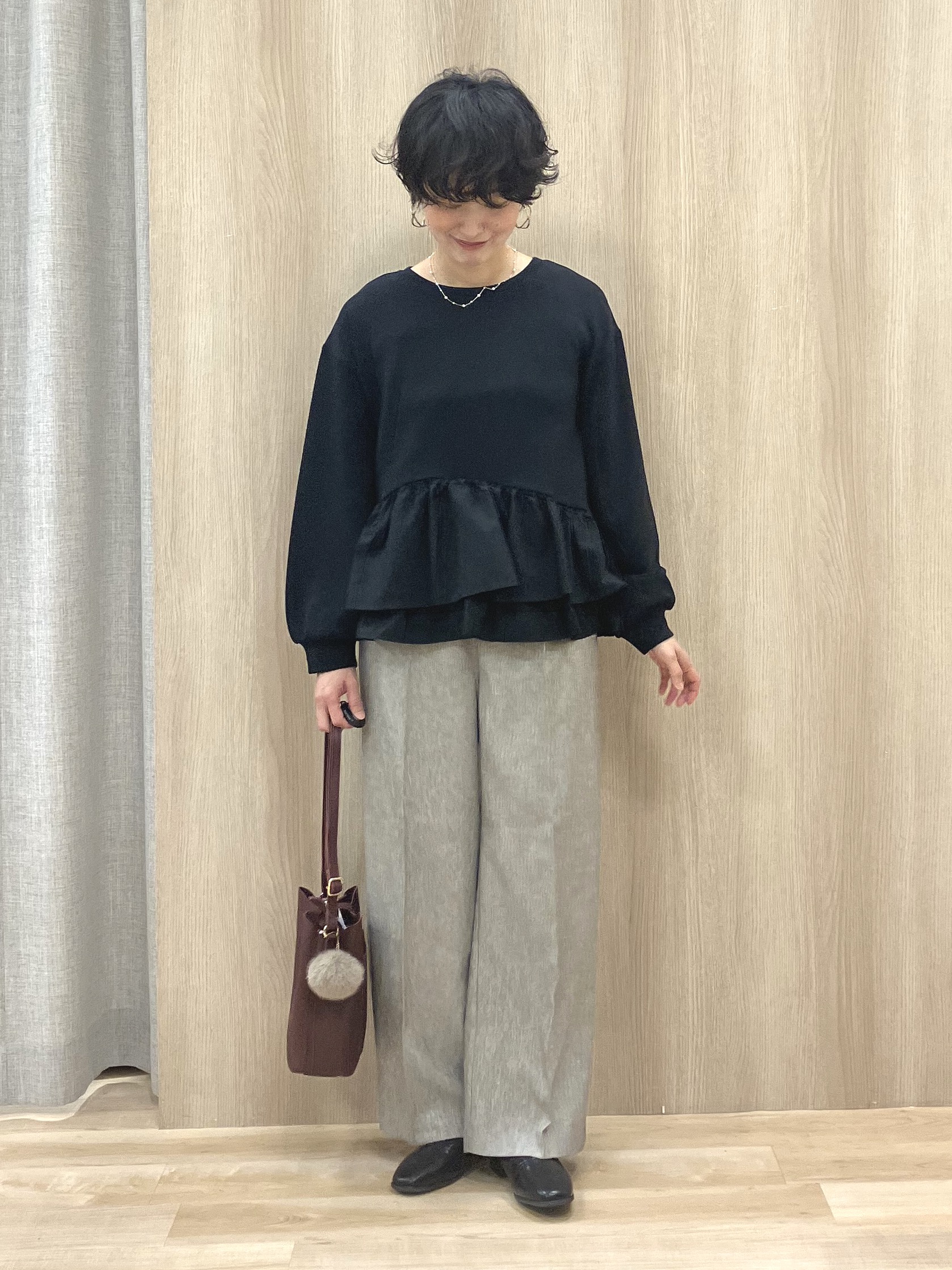 Keiさんの「grove｜ふんわりペプラム フリルダンボールトップス」を使ったコーディネート