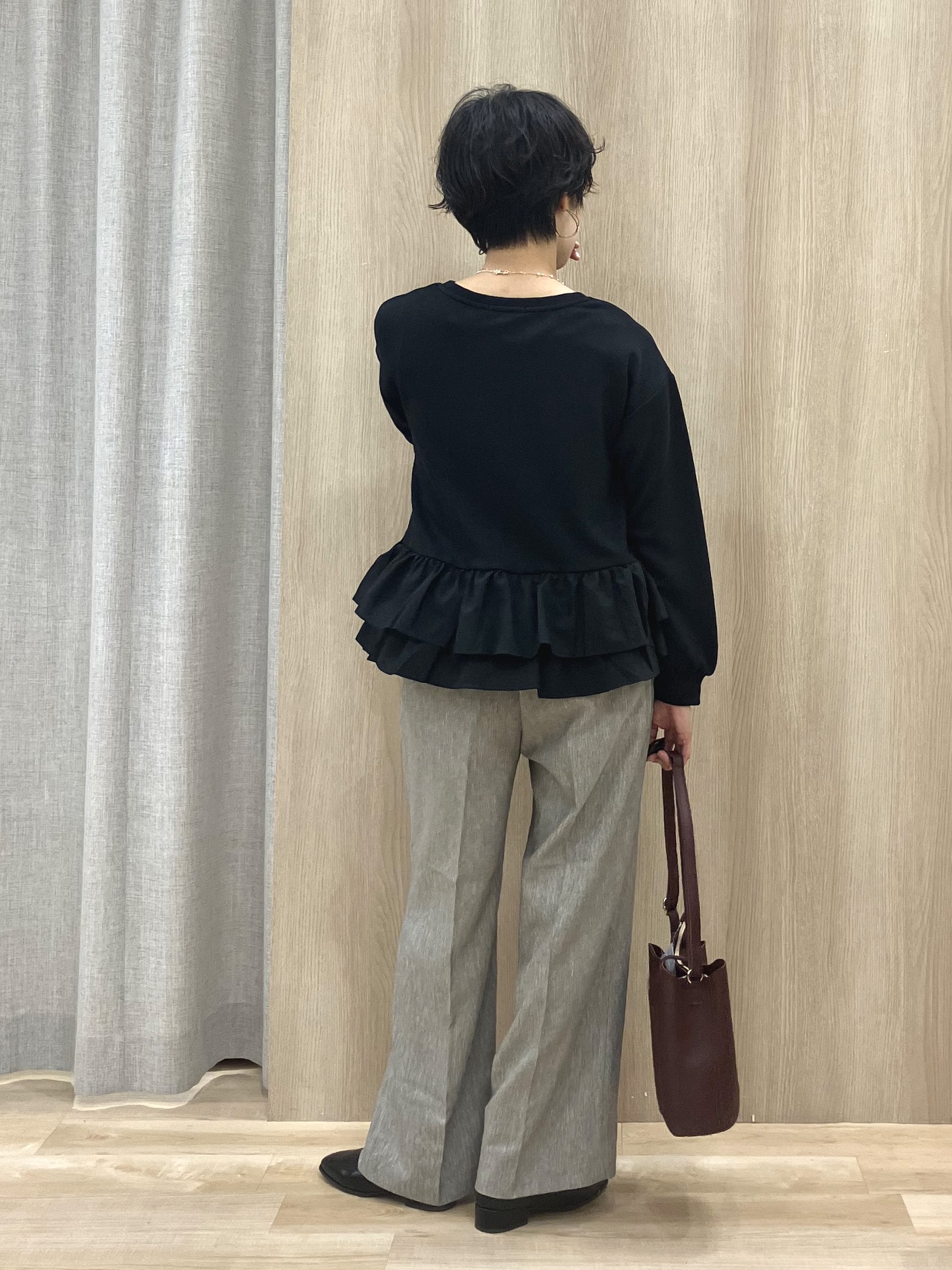 Keiさんの「grove｜ふんわりペプラム フリルダンボールトップス」を使ったコーディネート