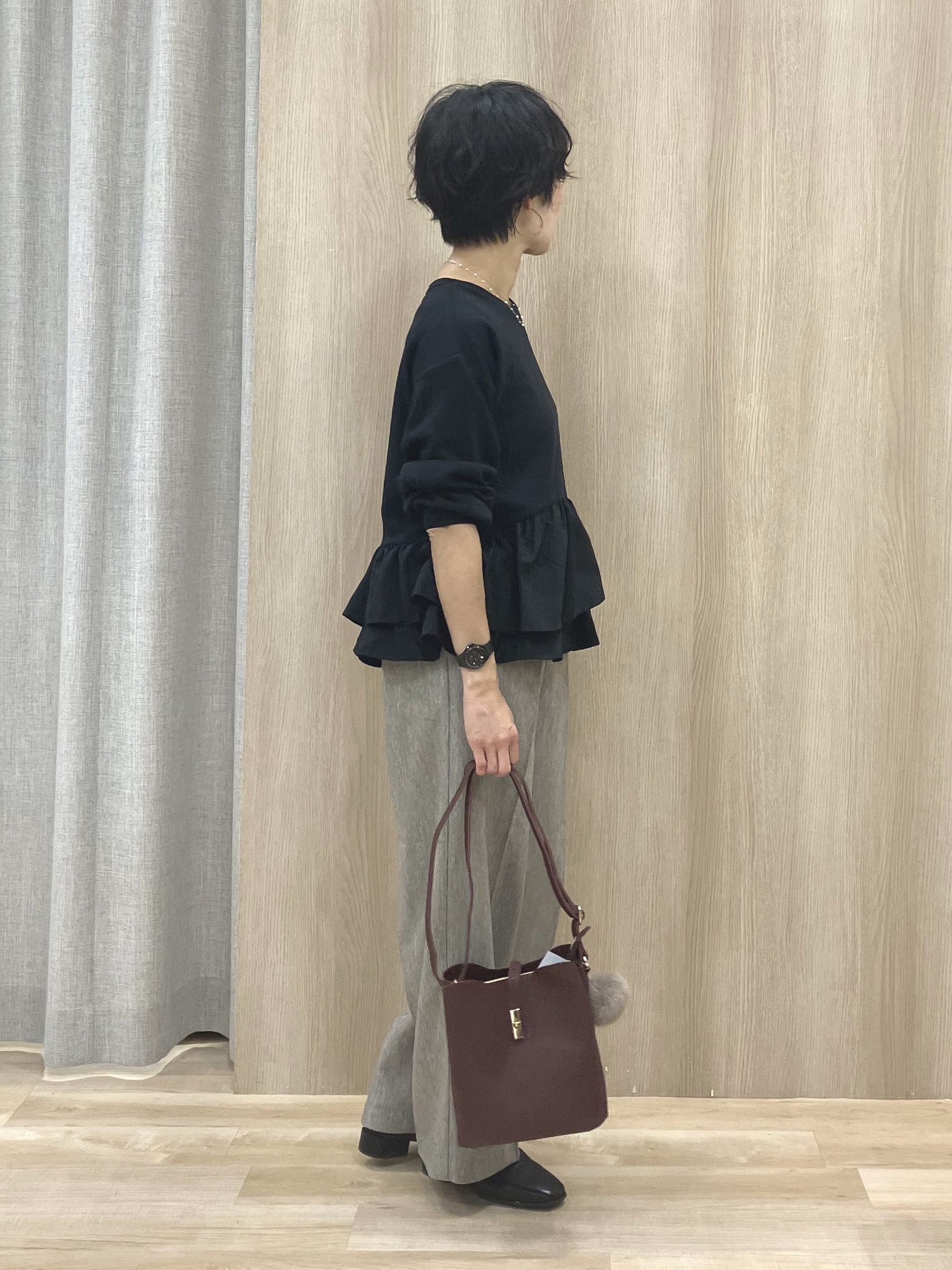 Keiさんの「grove｜ふんわりペプラム フリルダンボールトップス」を使ったコーディネート