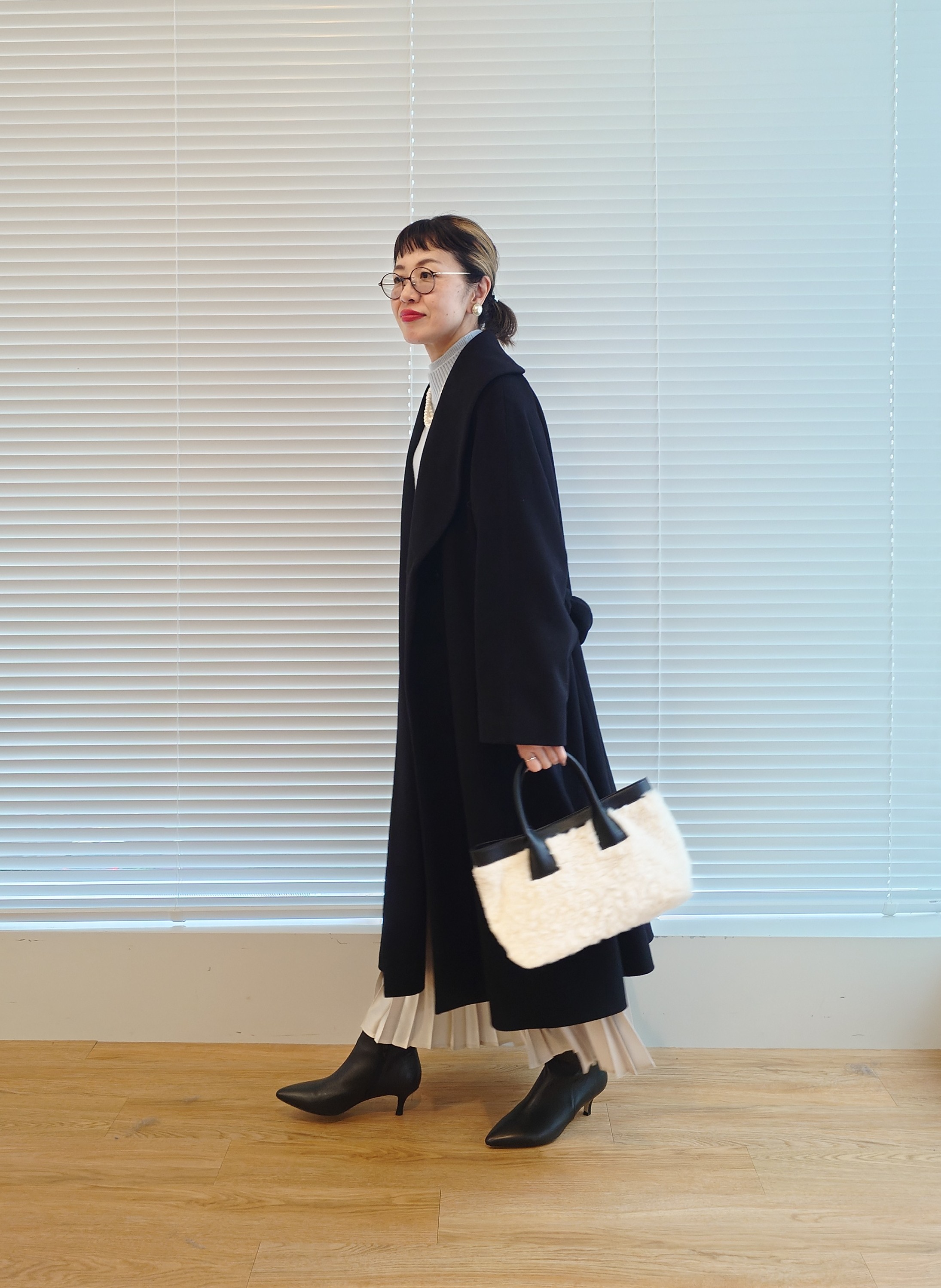 MUTSUKOさんの「UNTITLED｜【アレンジ自在】ロングパール調ネックレス」を使ったコーディネート