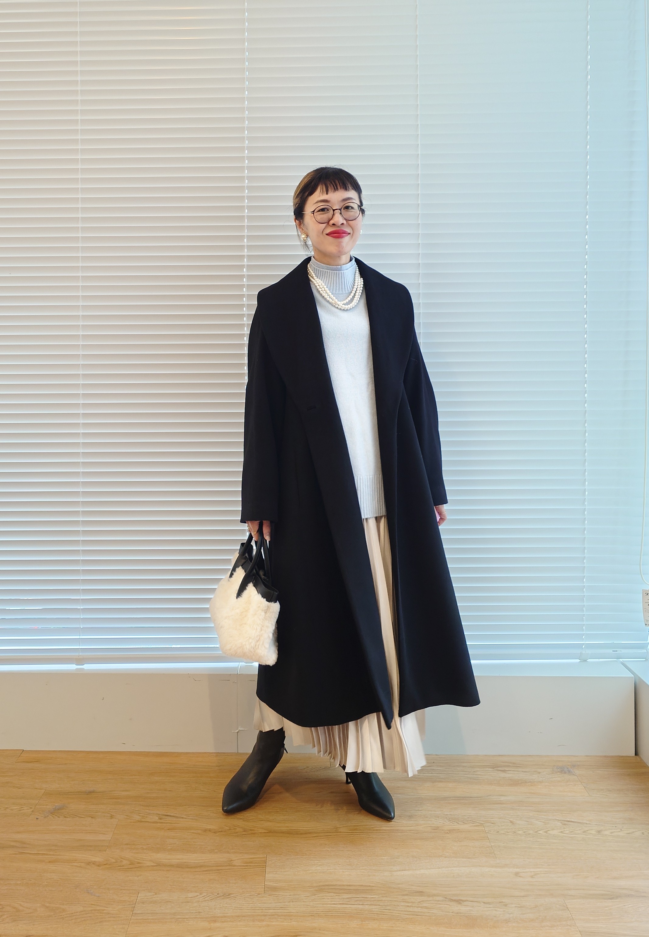 MUTSUKOさんの「UNTITLED｜【アレンジ自在】ロングパール調ネックレス」を使ったコーディネート