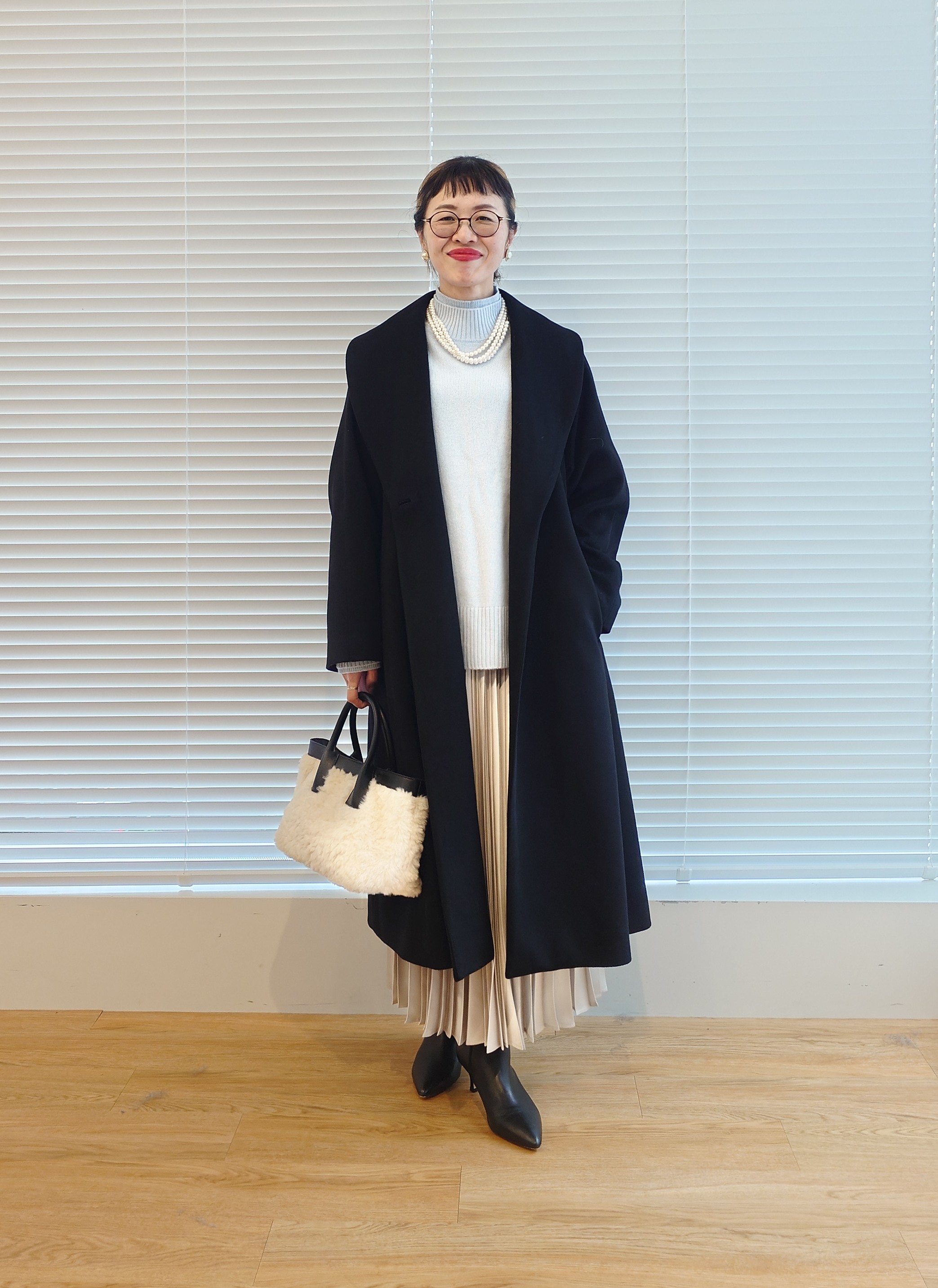 MUTSUKOさんの「UNTITLED｜【アレンジ自在】ロングパール調ネックレス」を使ったコーディネート