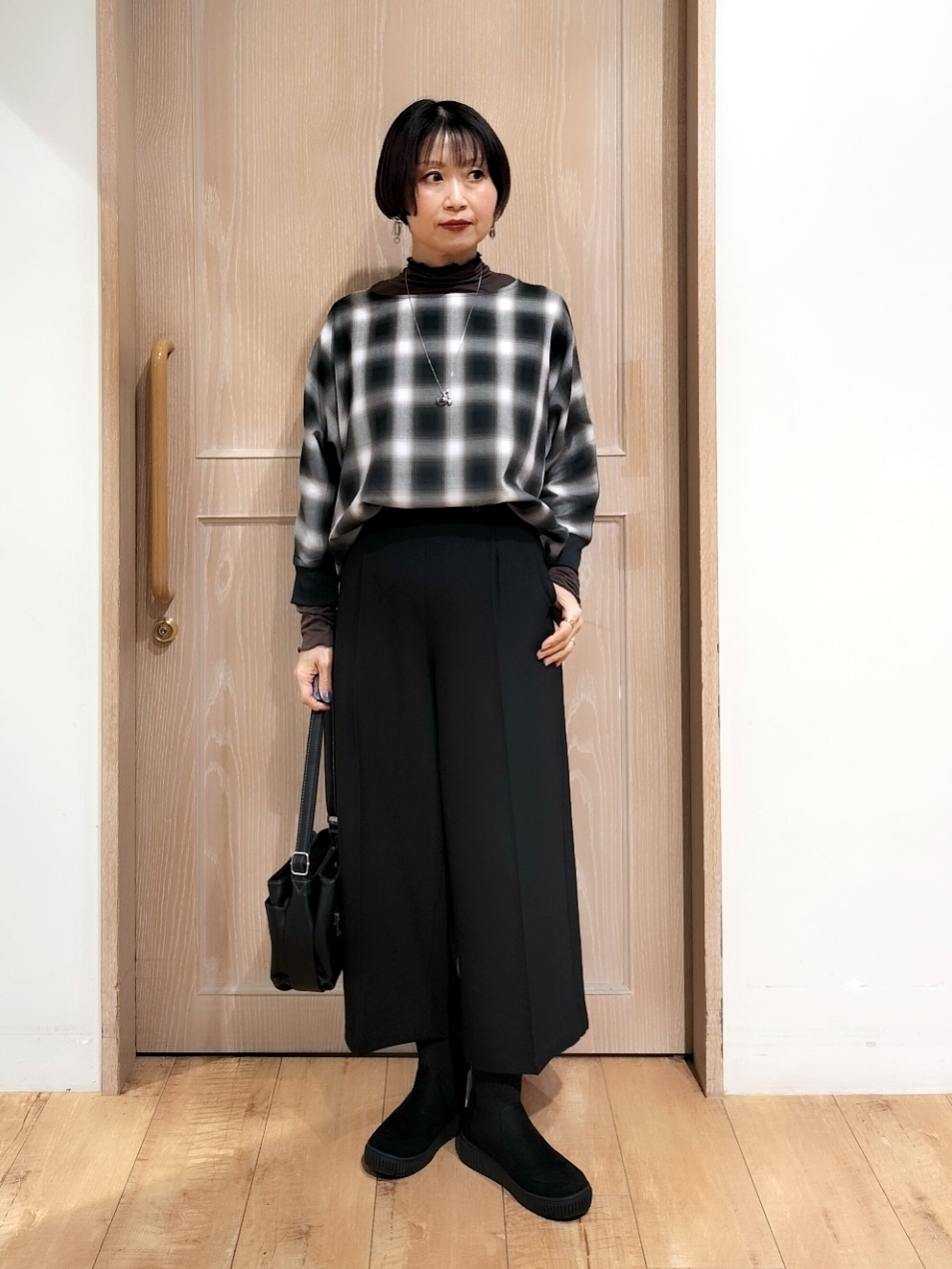 YUKIさんの「SHOO･LA･RUE｜【着丈選べる/洗濯後しわになりにくい】インせず着られる ドルマンブラウス」を使ったコーディネート