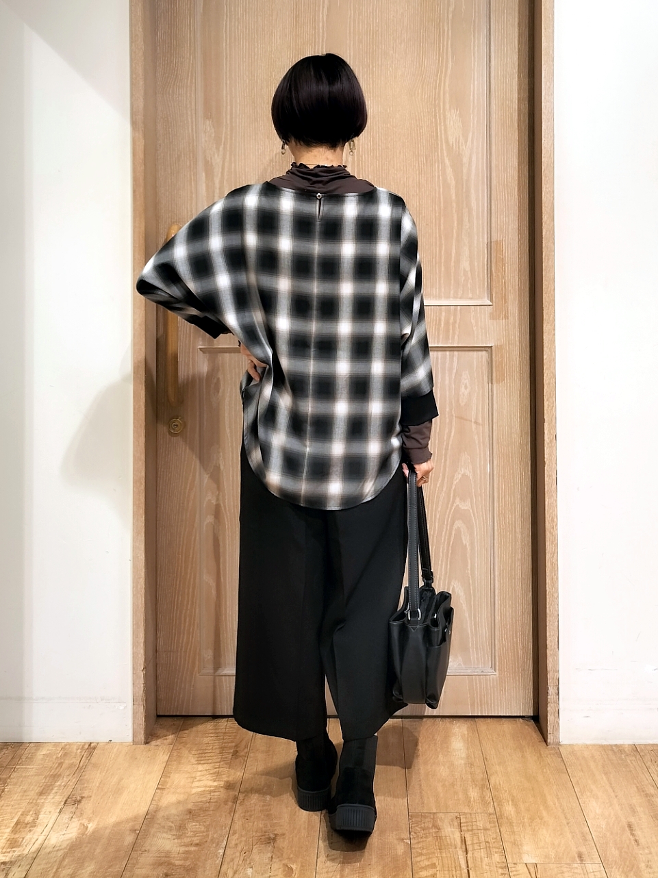 YUKIさんの「SHOO･LA･RUE｜【着丈選べる/洗濯後しわになりにくい】インせず着られる ドルマンブラウス」を使ったコーディネート