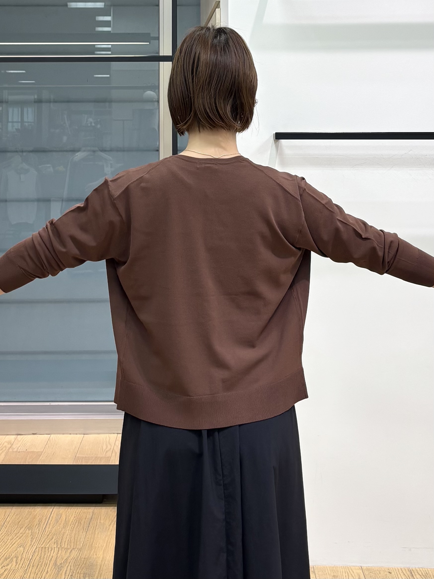 asamiさんの「INDIVI｜【2点セット】5分袖ニット＆カーディガン きれいめアンサンブルニット」を使ったコーディネート