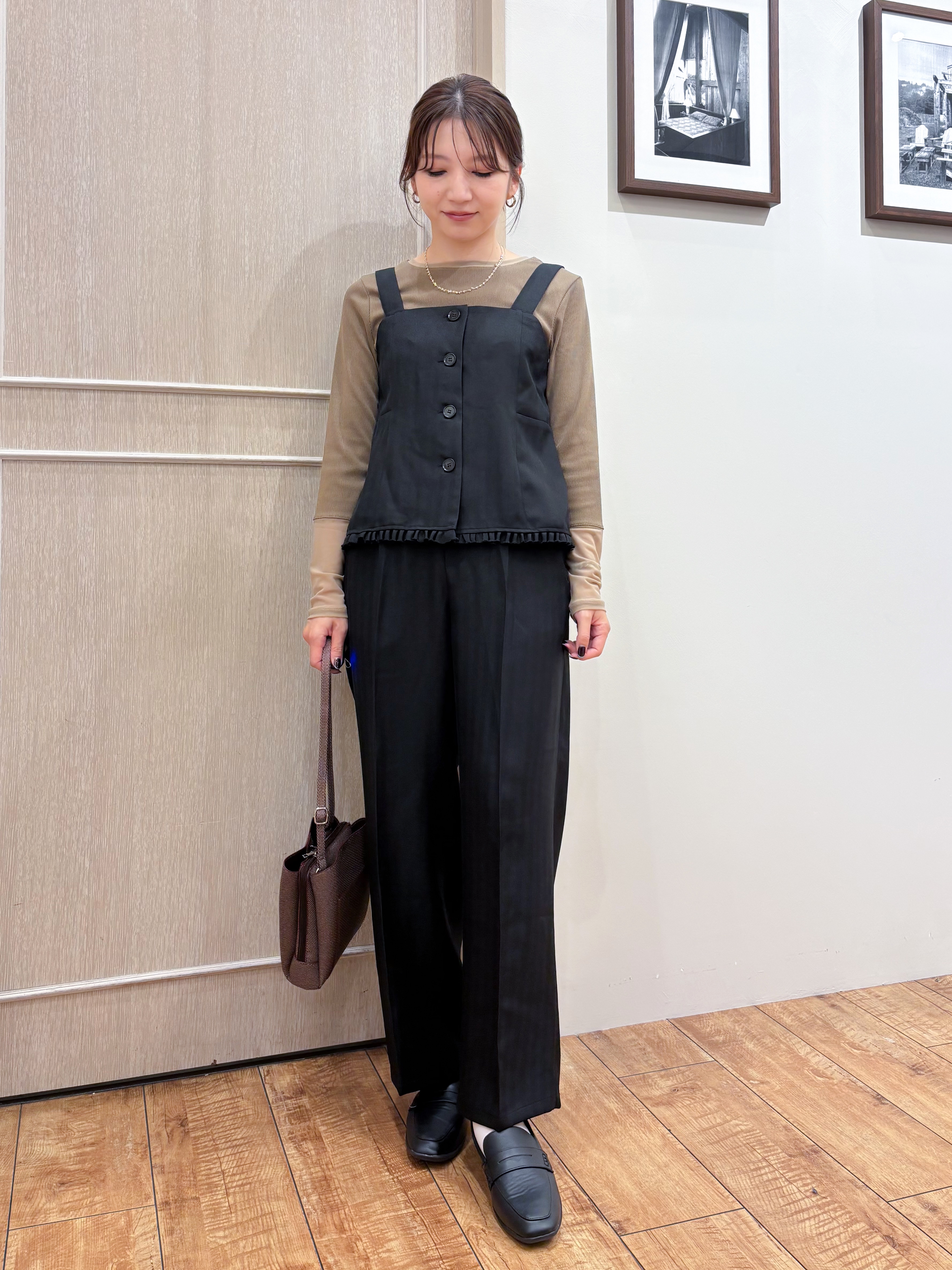 なみさんの「SHOO･LA･RUE｜【2点セット／着方いろいろ】ビスチェ&times;センタープレスパンツ セットアップ」を使ったコーディネート