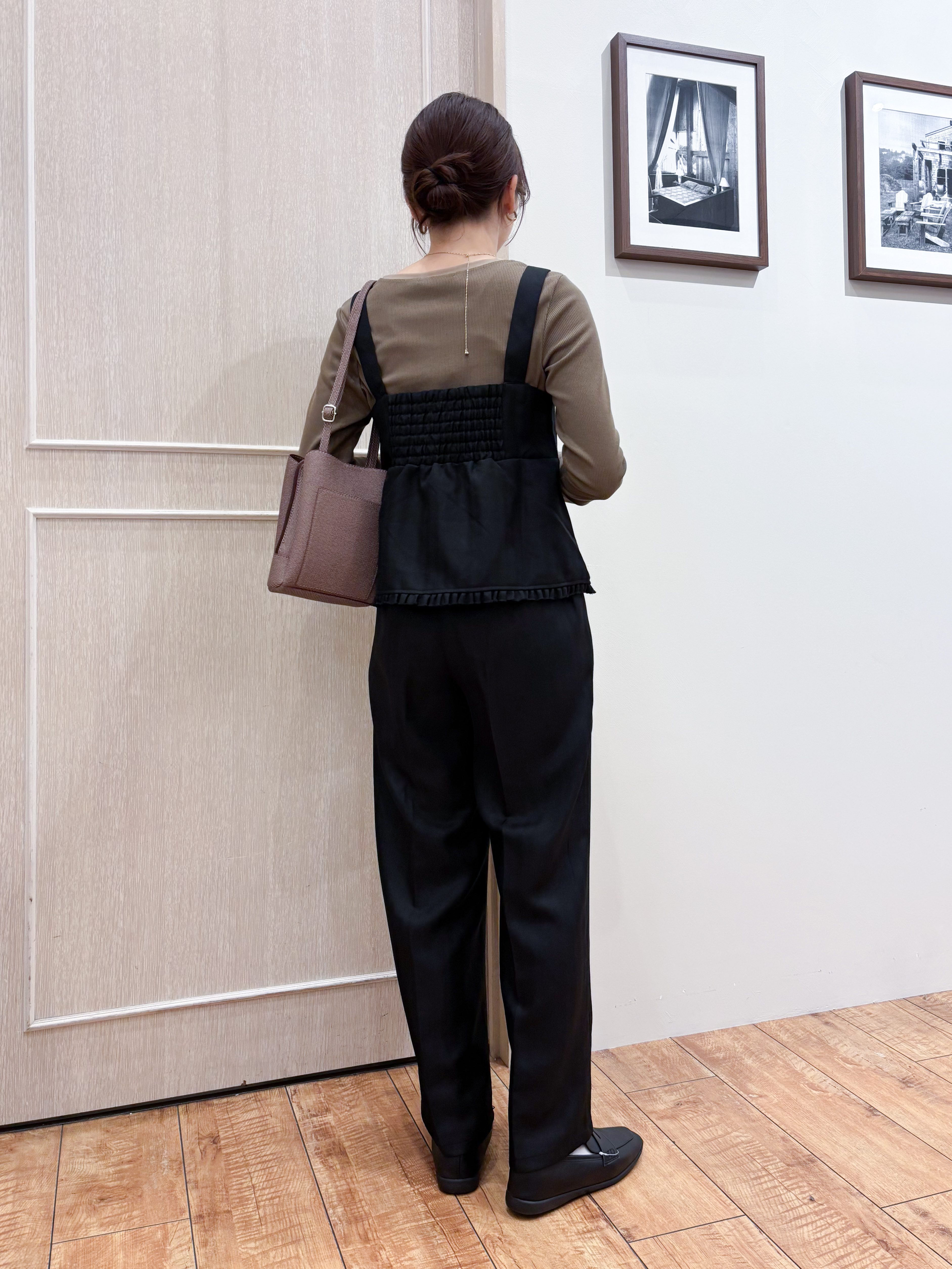 なみさんの「SHOO･LA･RUE｜【2点セット／着方いろいろ】ビスチェ&times;センタープレスパンツ セットアップ」を使ったコーディネート