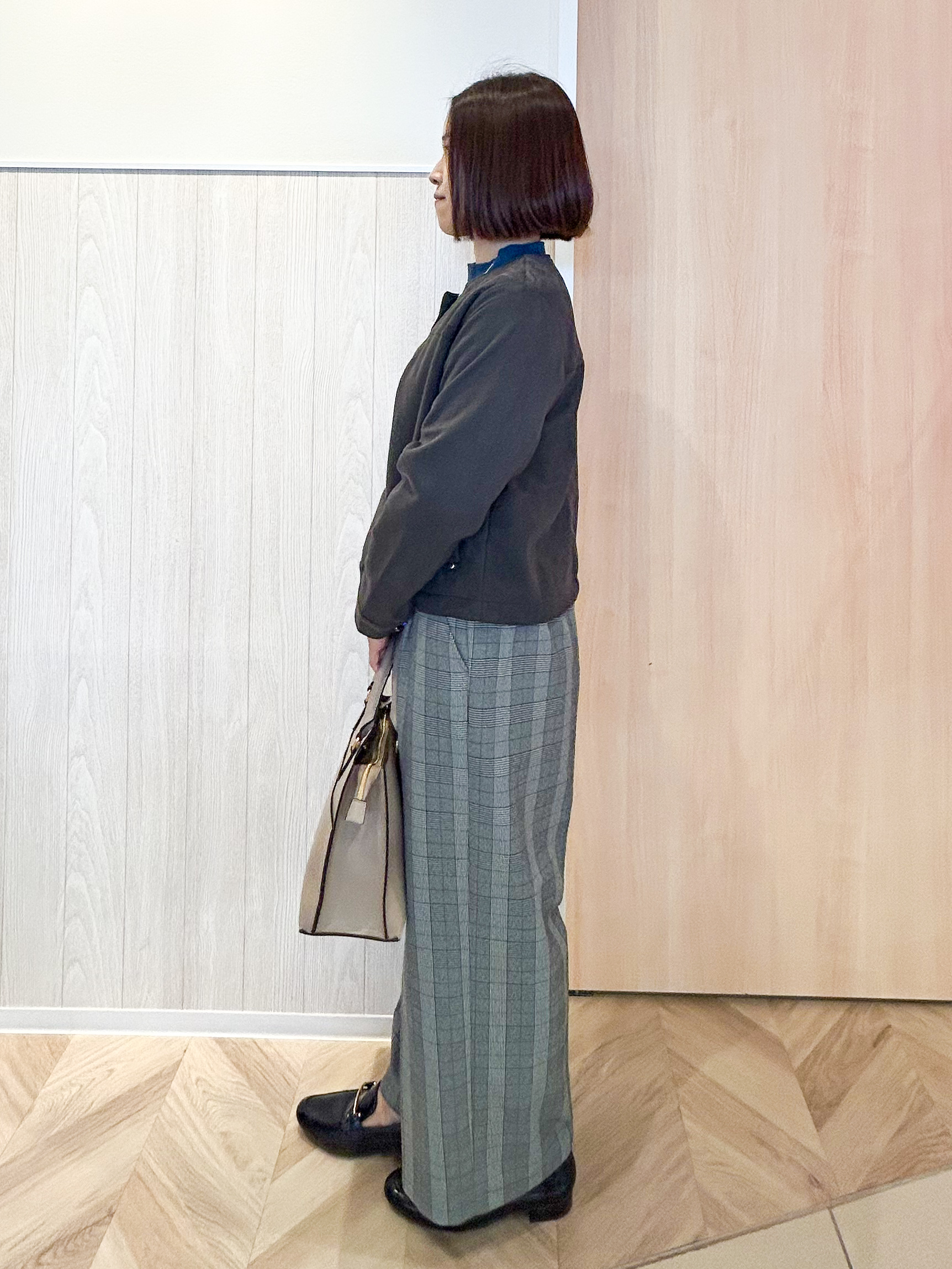 tomoさんの「SHOO･LA･RUE｜【S-LL/洗濯機可/ストレッチ】動きやすく軽やか スエード調ノーカラージップブルゾン」を使ったコーディネート