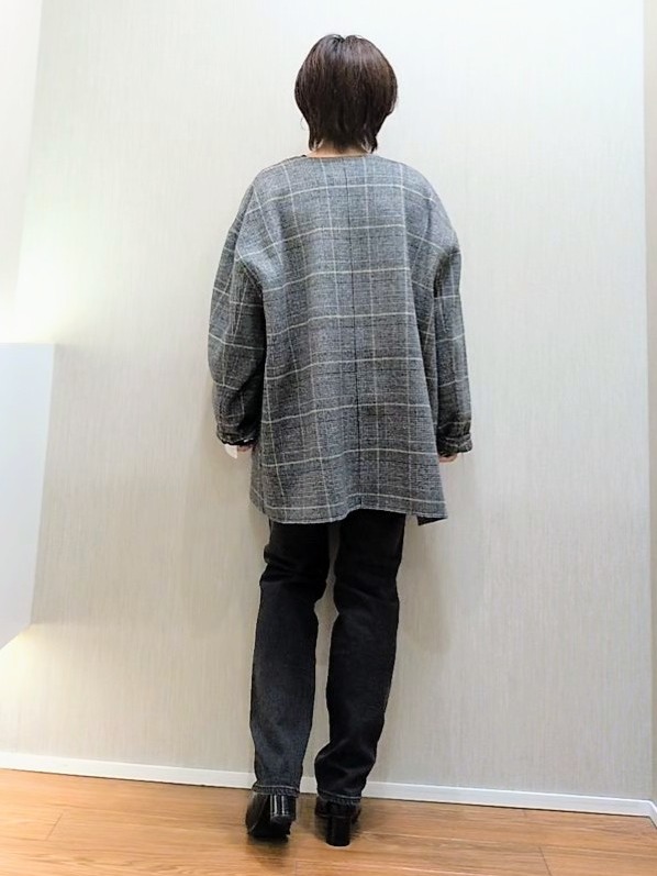 ミズタさんの「UNTITLED｜【きれいに体型カバー/8色展開】Aラインシルエットニットプルオーバー」を使ったコーディネート