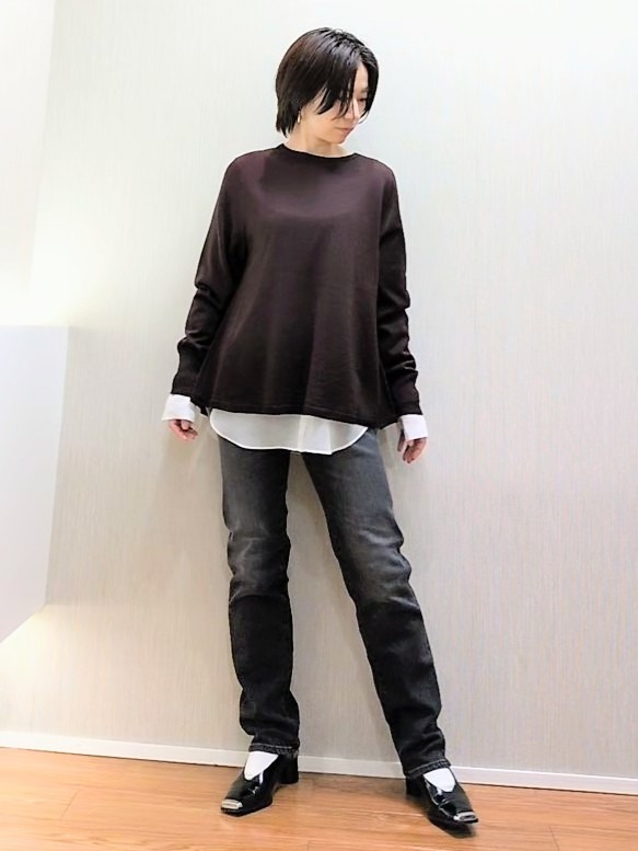 ミズタさんの「UNTITLED｜【きれいに体型カバー/8色展開】Aラインシルエットニットプルオーバー」を使ったコーディネート