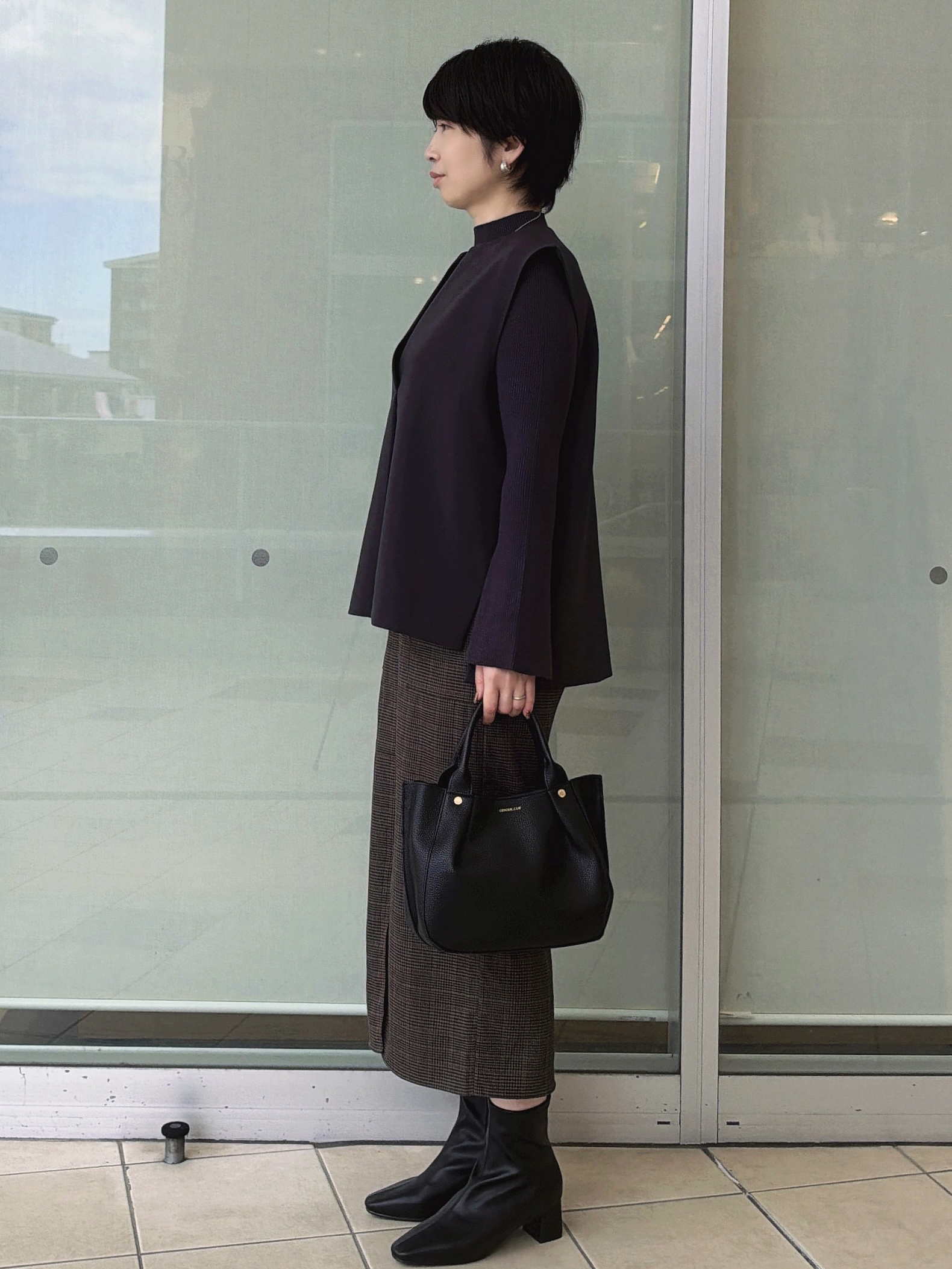 yo-koさんの「OPAQUE.CLIP｜《ツインセット》Vネックベスト&times;ハイネックリブニット【洗濯機OK】」を使ったコーディネート