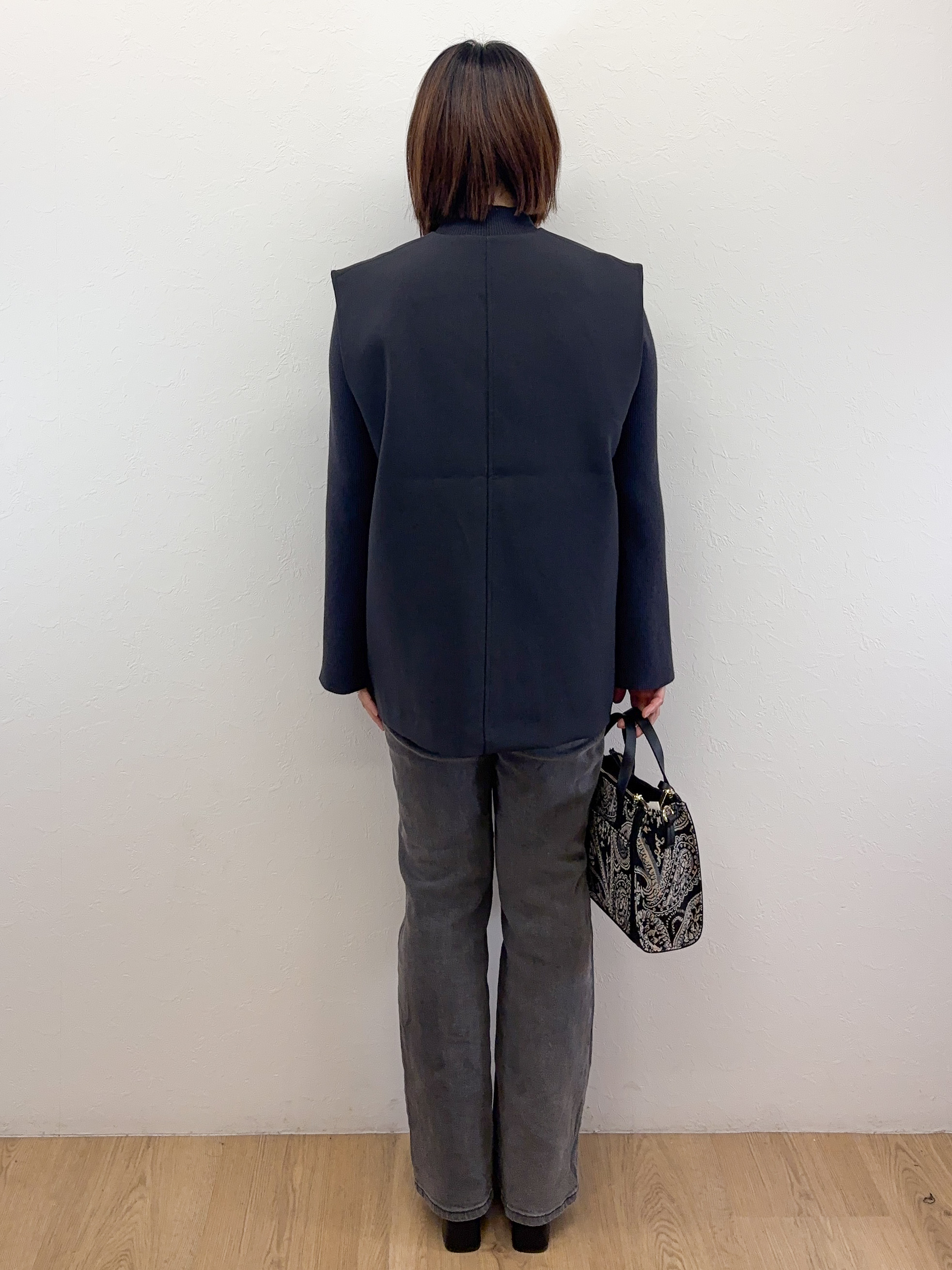 Takeさんの「OPAQUE.CLIP｜《ツインセット》Vネックベスト&times;ハイネックリブニット【洗濯機OK】」を使ったコーディネート