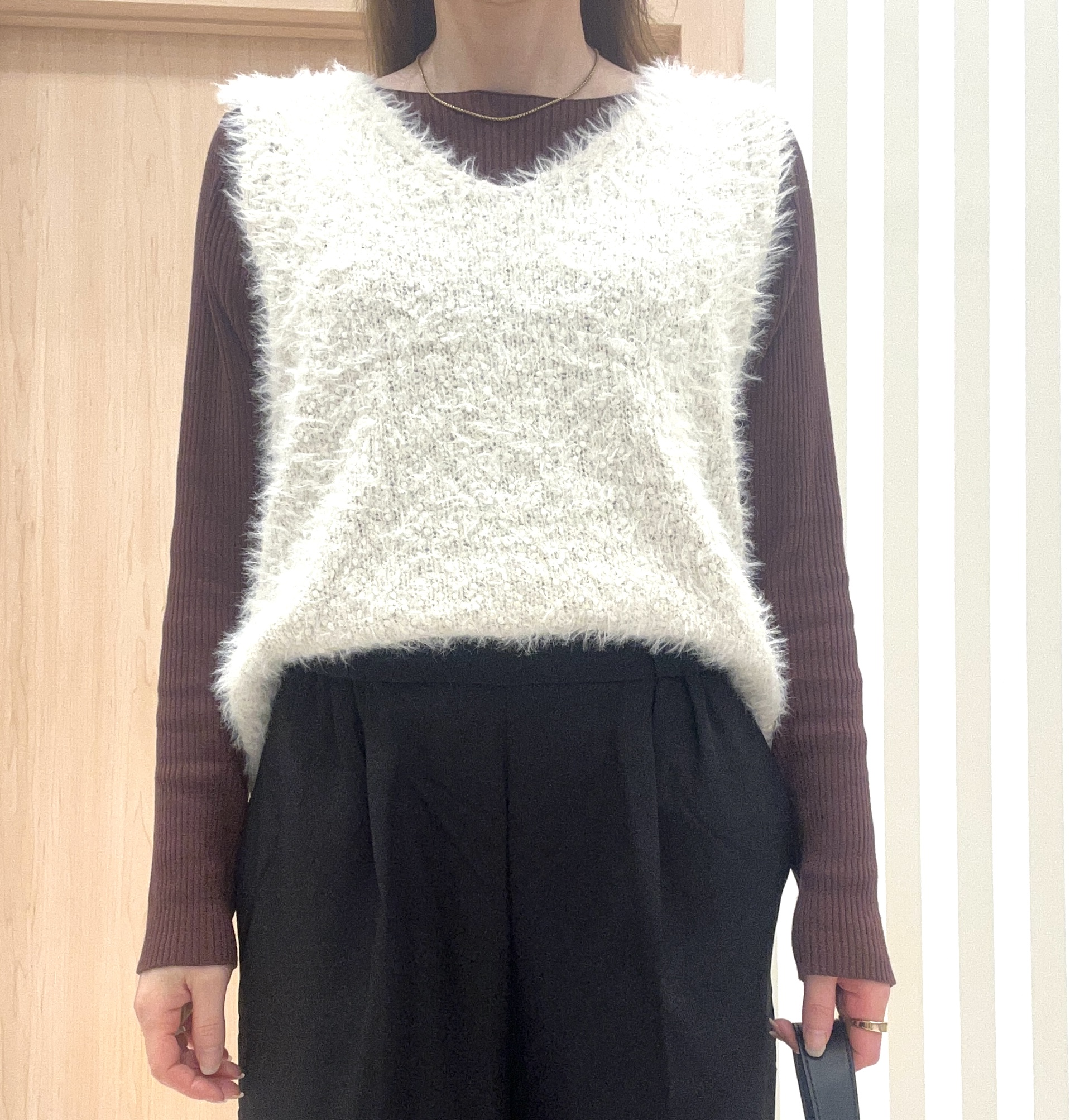 ririさんの「SHOO･LA･RUE｜【毛玉になりにくい/S-LL/洗濯機可】ボートネックで首元美しく やわらかリブニット」を使ったコーディネート