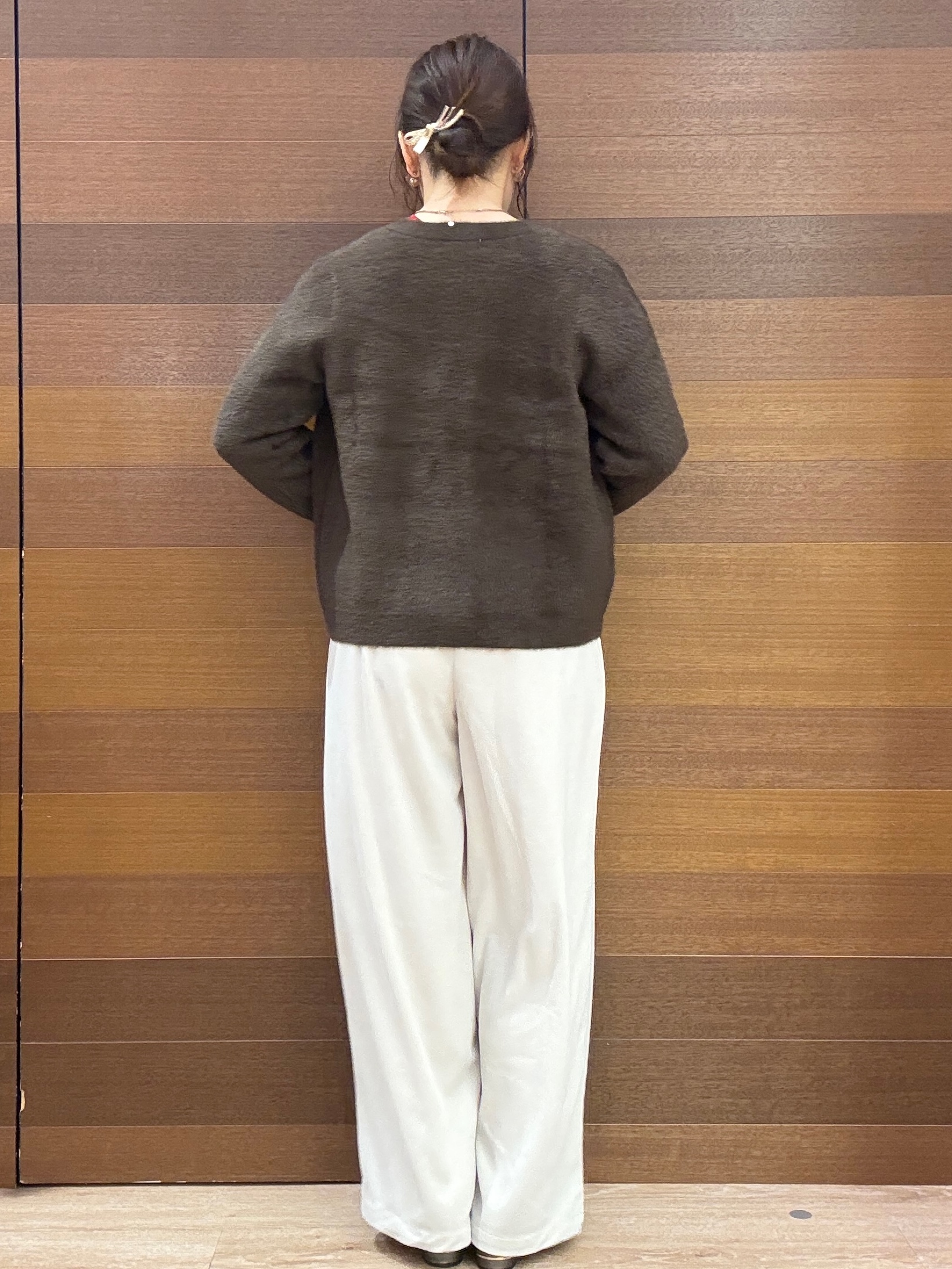maichiさんの「OPAQUE.CLIP｜フェザーヤーンニットカーディガン【洗濯機OK】」を使ったコーディネート