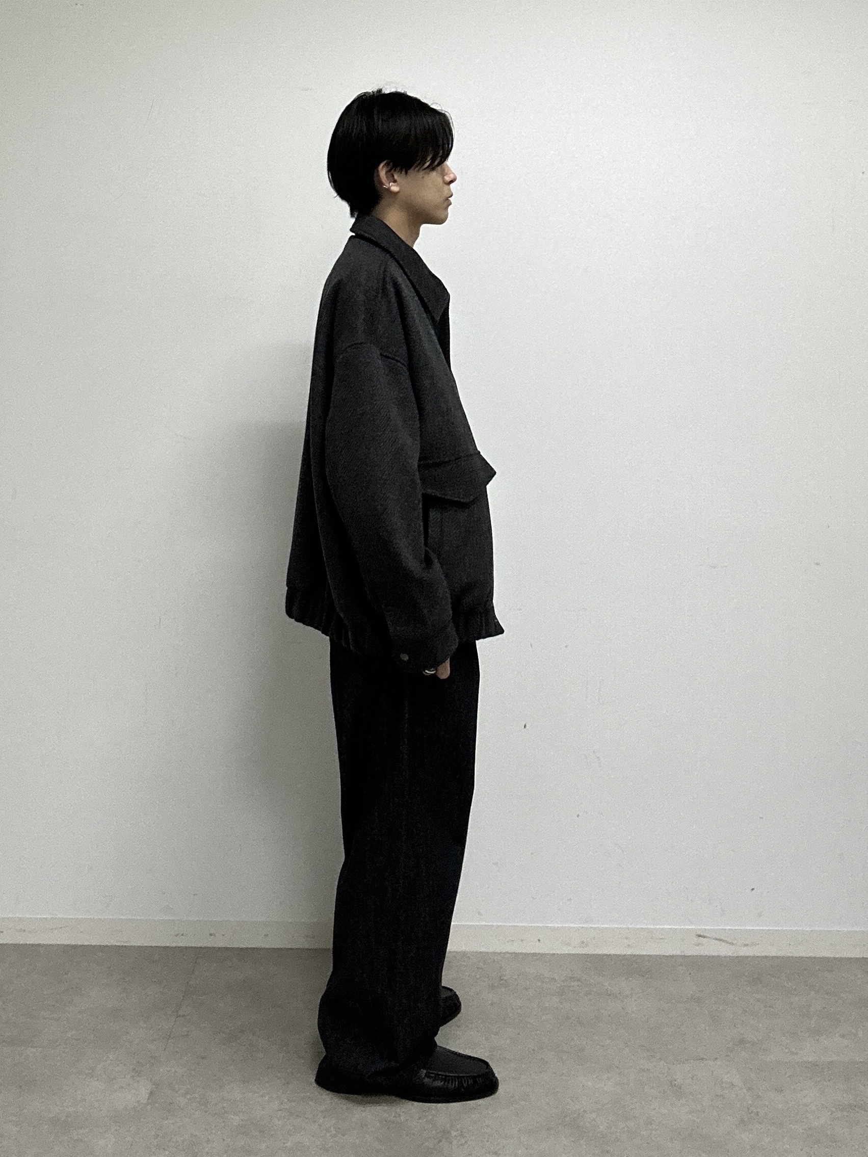 ドイさんの「tk.TAKEO KIKUCHI｜【色褪せしにくいデニム】Comfy Fadeless Denim Seriesバレルデニム」を使ったコーディネート