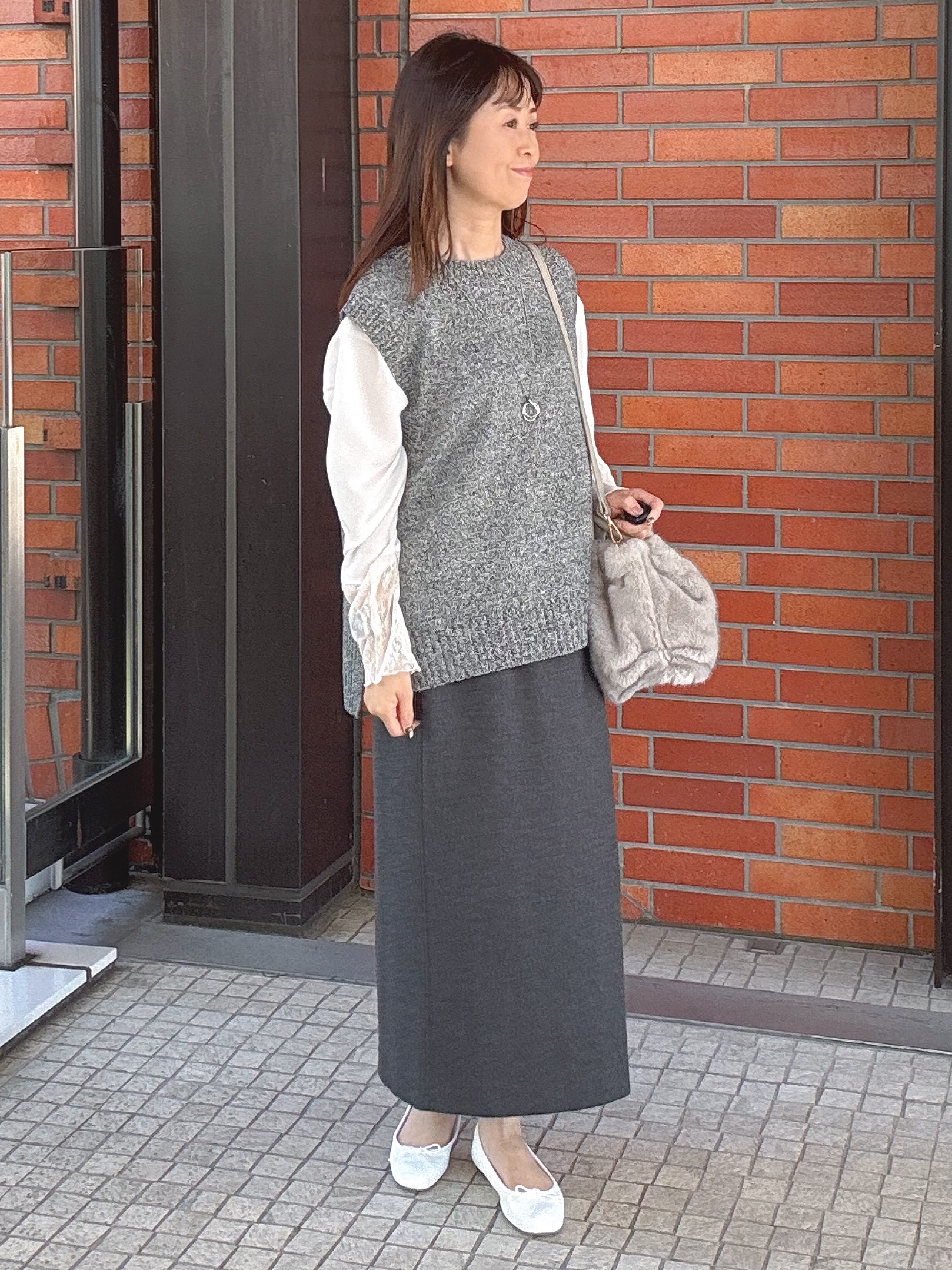 makiさんの「UNTITLED｜【5色展開/手洗い可】ローシルクウールニットベスト」を使ったコーディネート