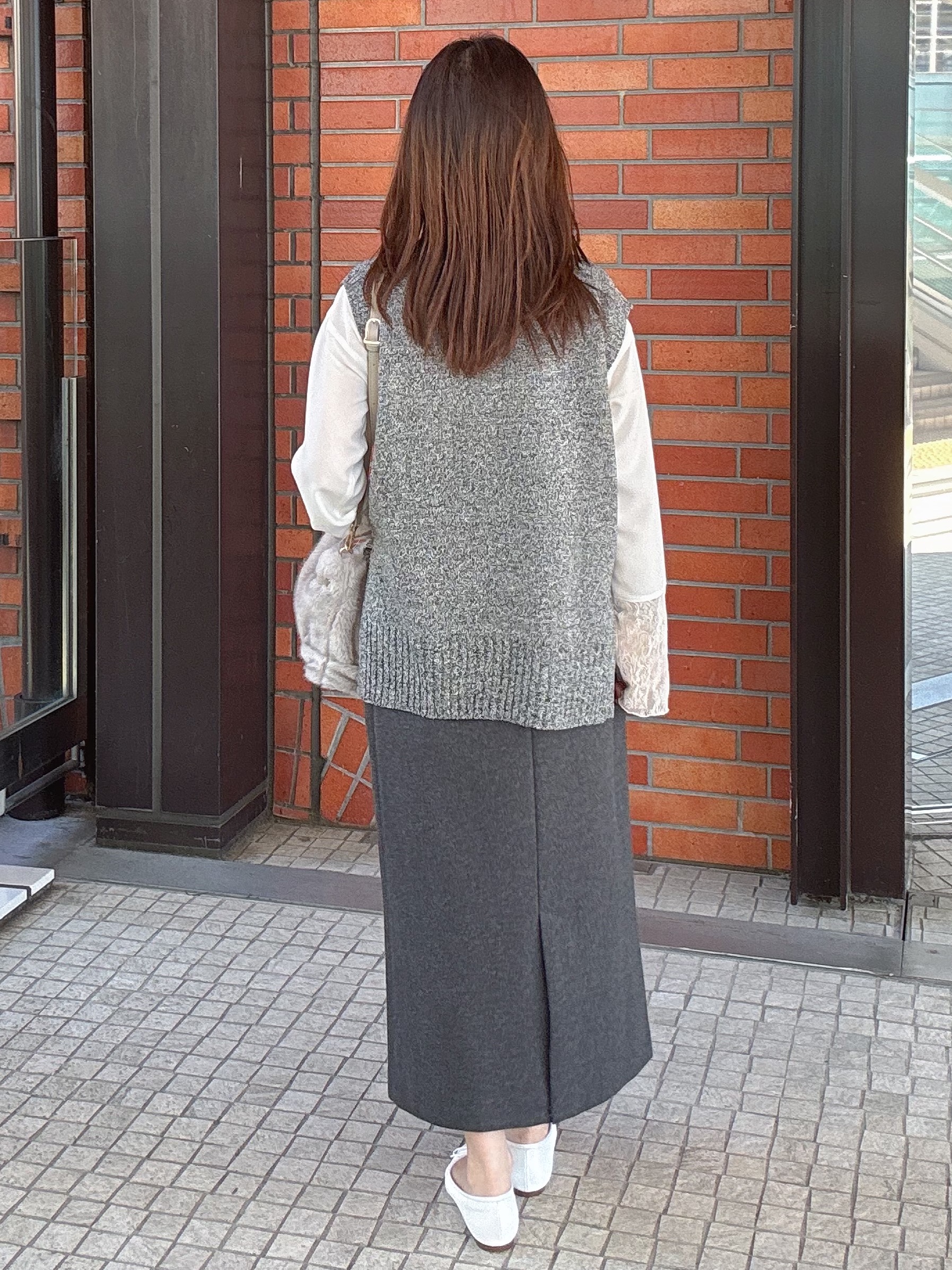 makiさんの「UNTITLED｜【5色展開/手洗い可】ローシルクウールニットベスト」を使ったコーディネート