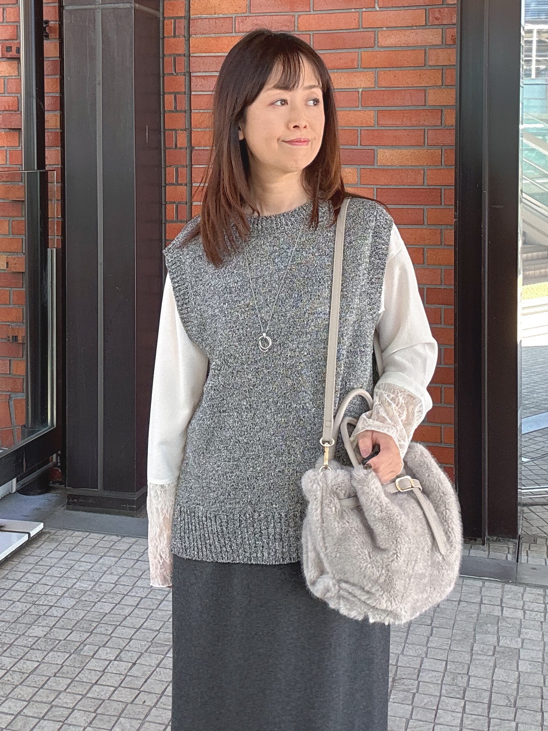 makiさんの「UNTITLED｜【5色展開/手洗い可】ローシルクウールニットベスト」を使ったコーディネート